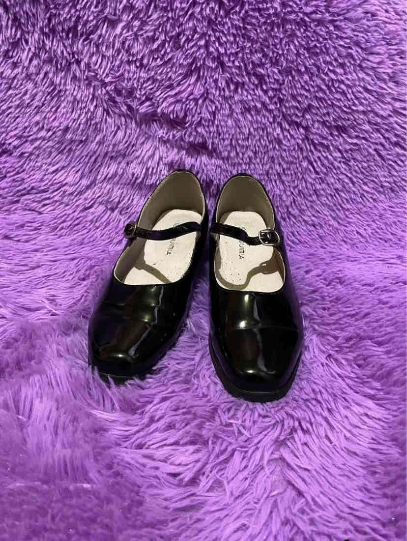 Zapatos negros charol mujer