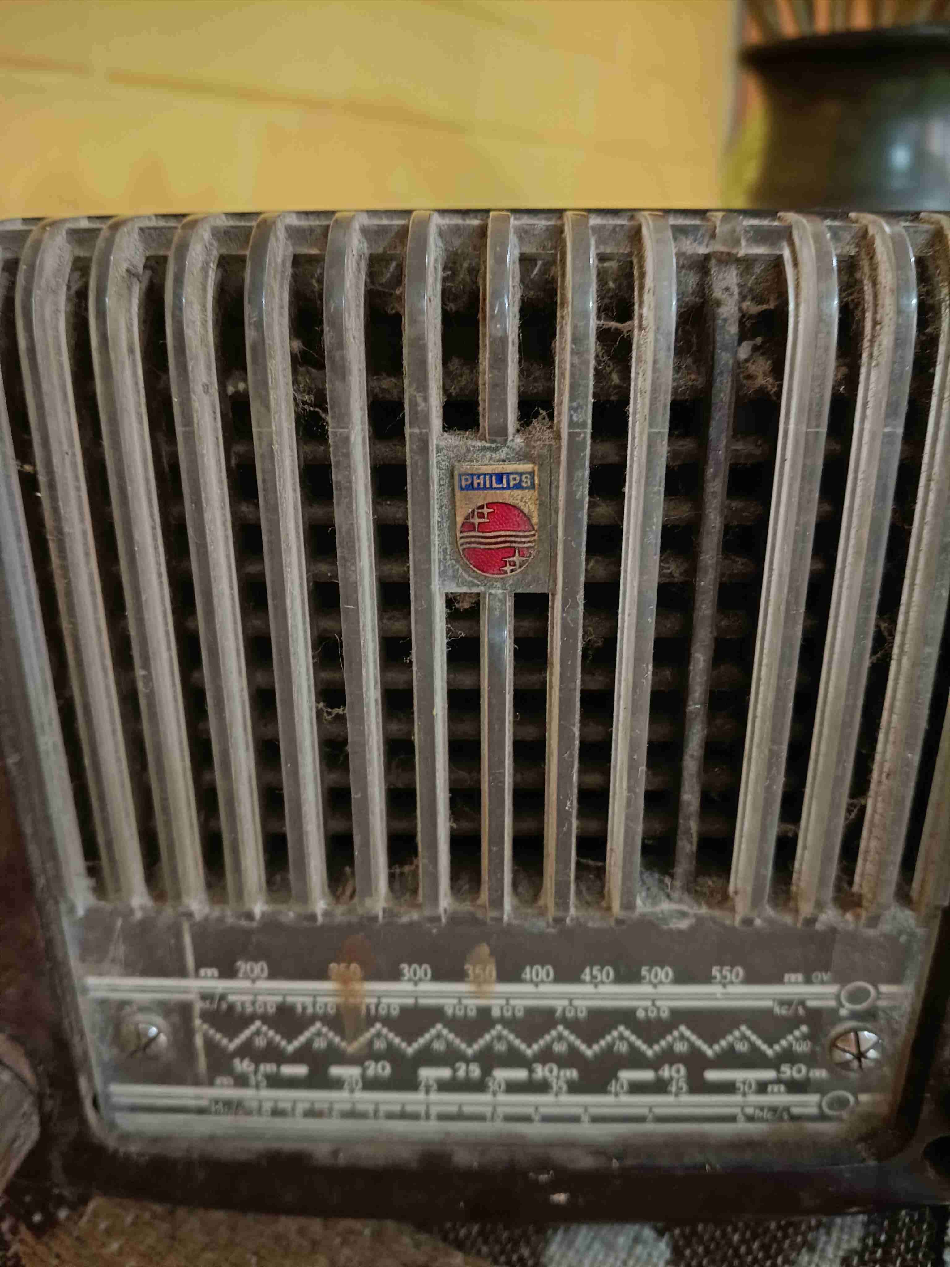Radio antigua de mesa a tubos Philips - miniatura 2