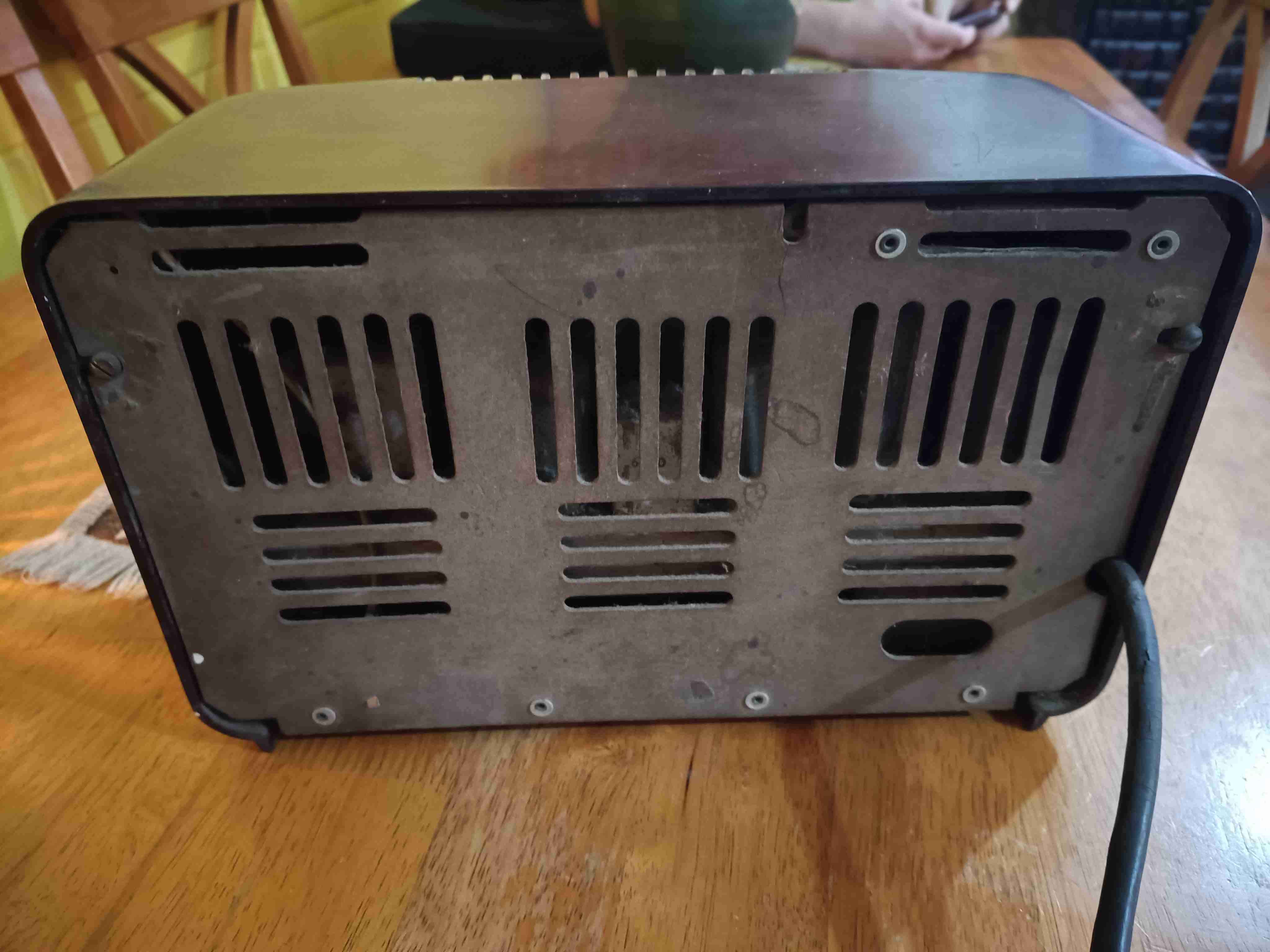 Radio antigua de mesa a tubos Philips - miniatura 4