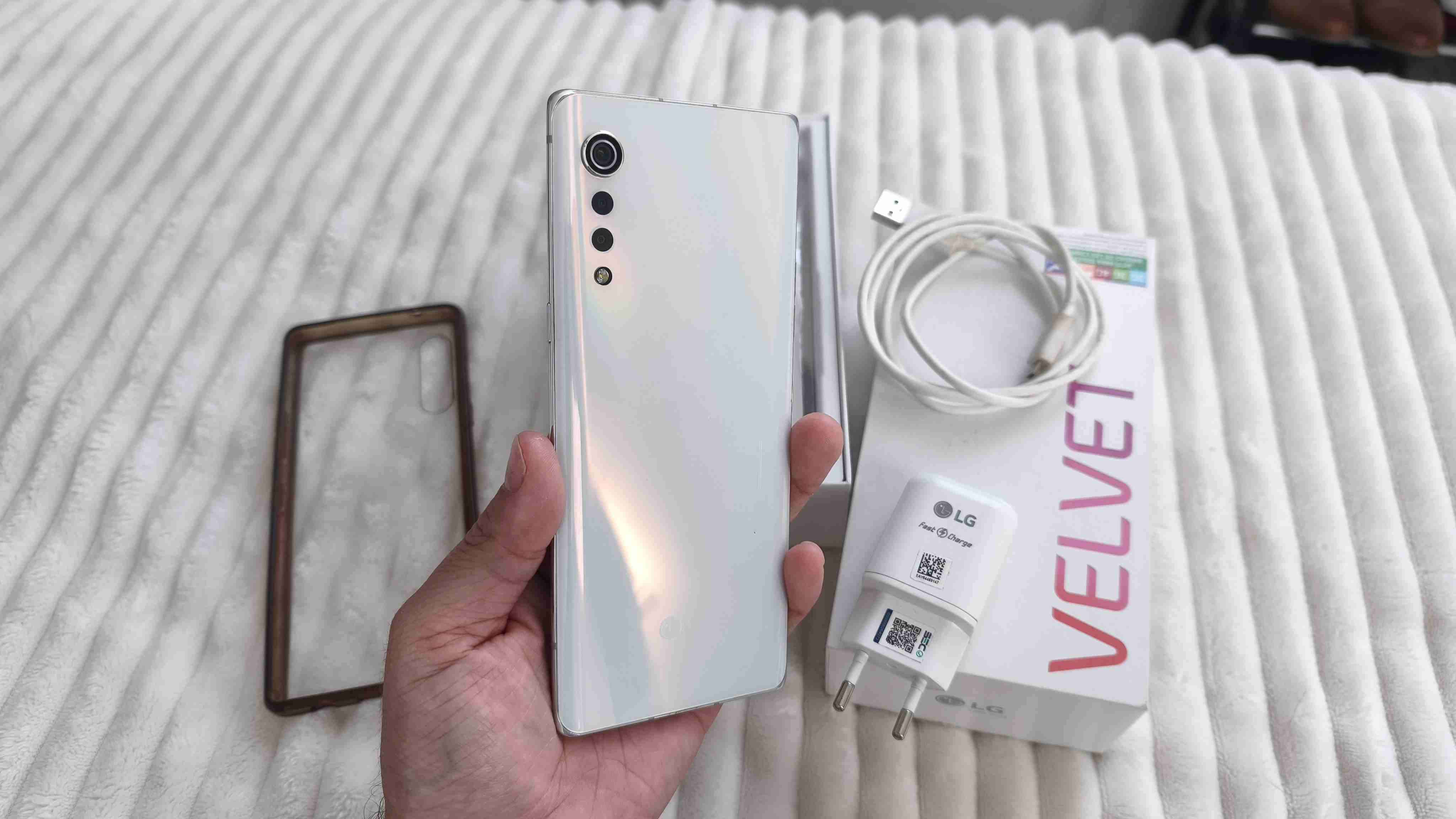 Smartphone LG Velvet usado - miniatura 2