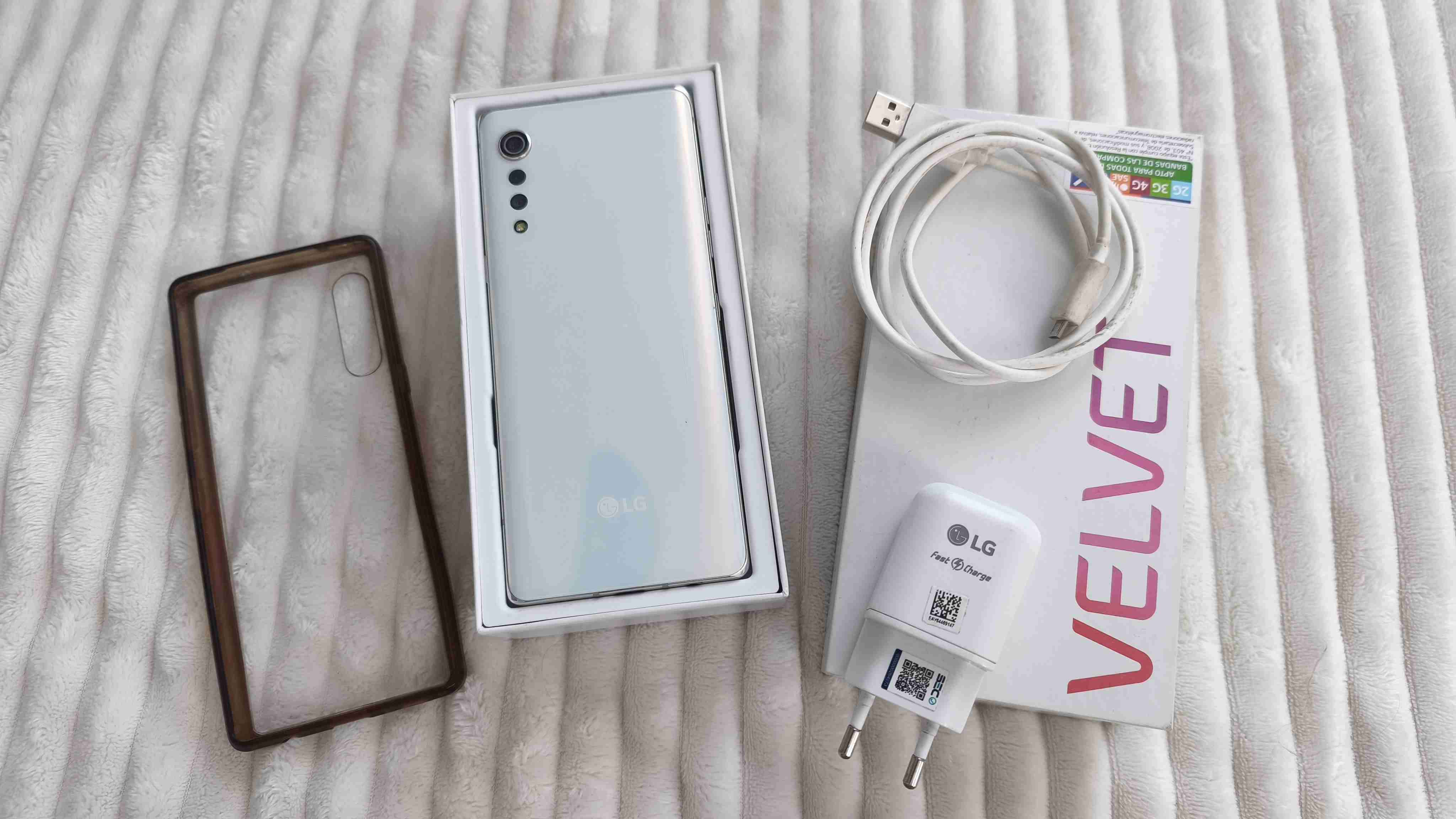 Smartphone LG Velvet usado - miniatura 3