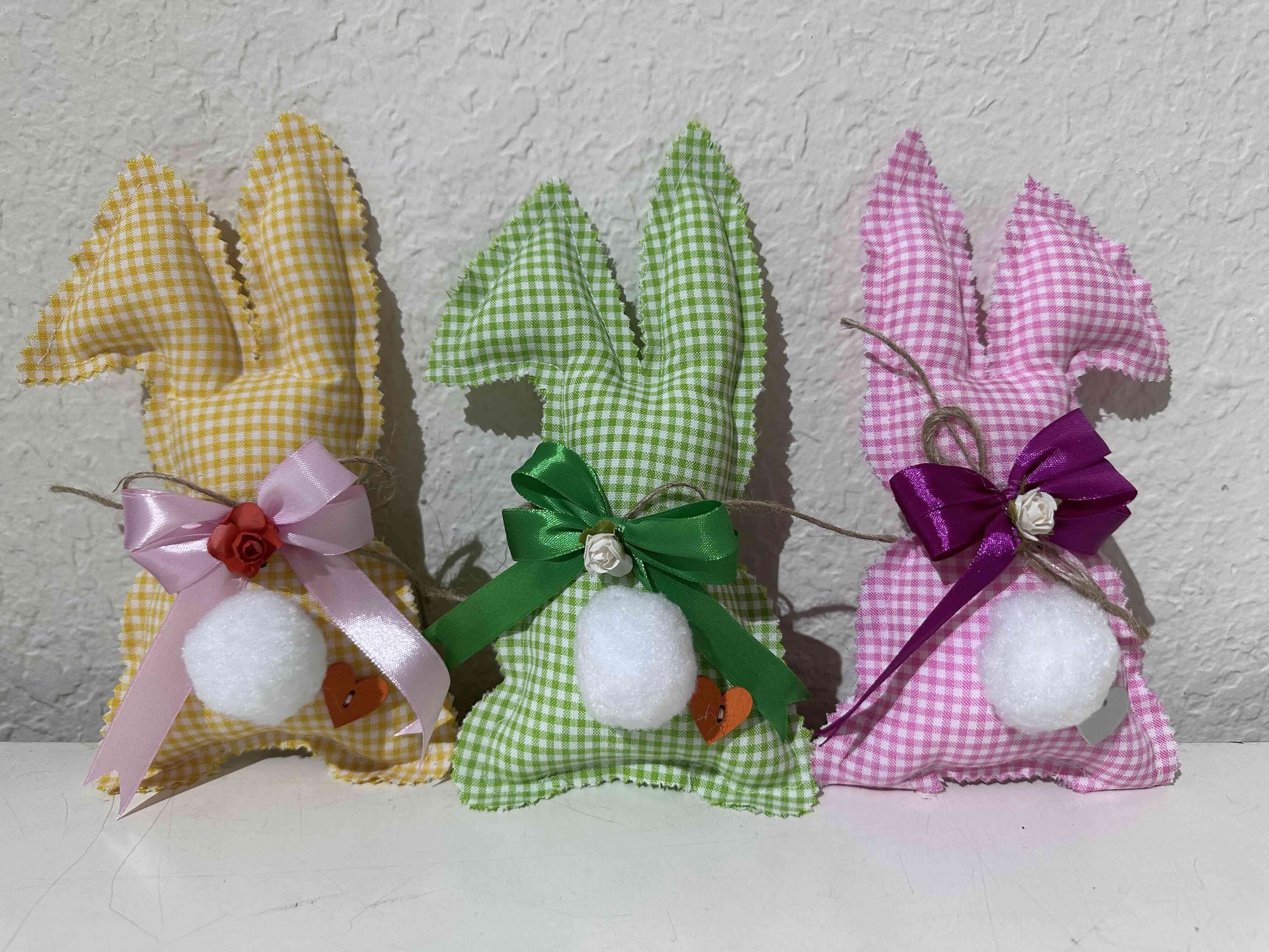 Conejito  de tela hecho a mano - miniatura 2