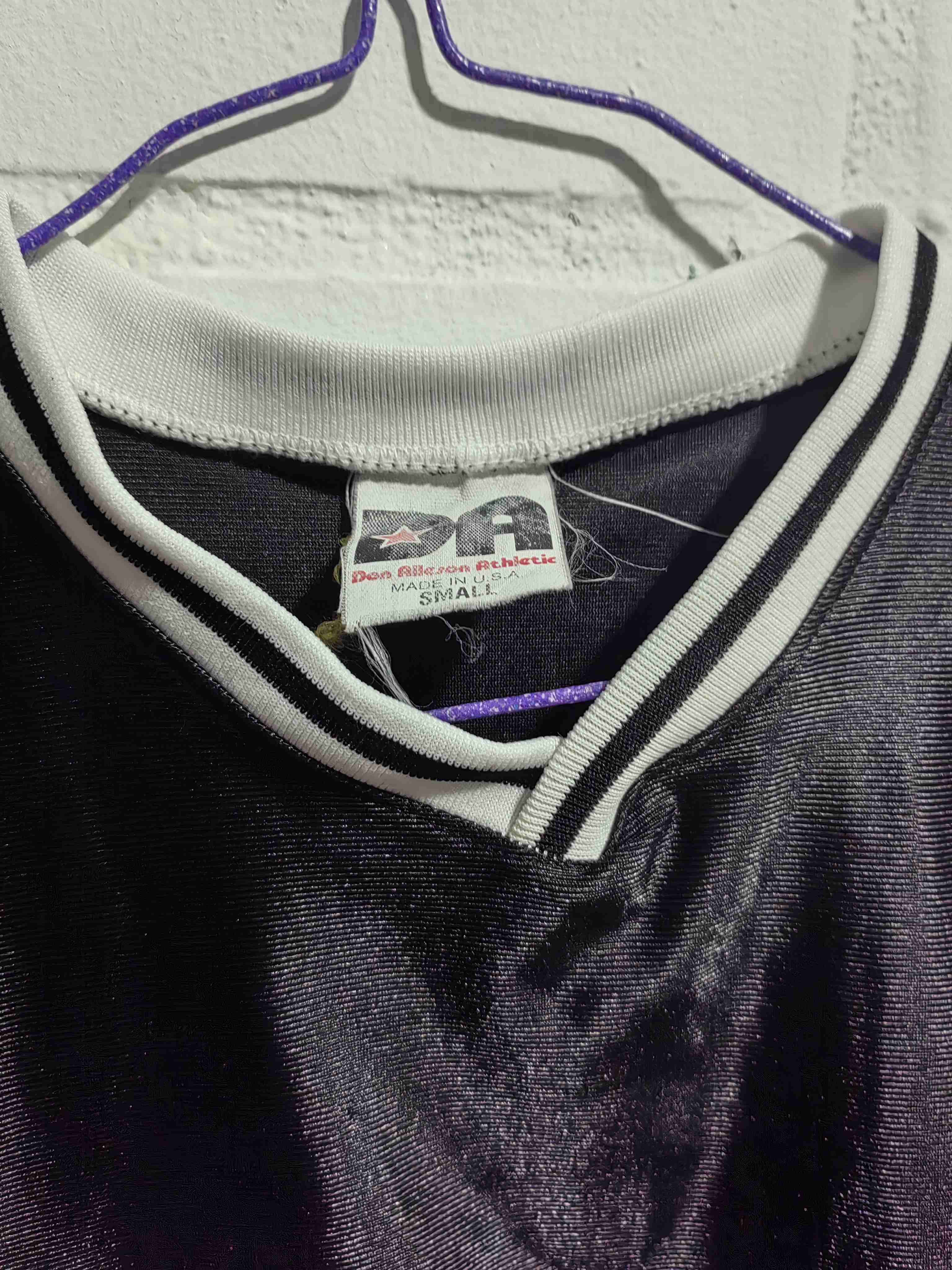 Camiseta deportiva negra 'Knights' - miniatura 2