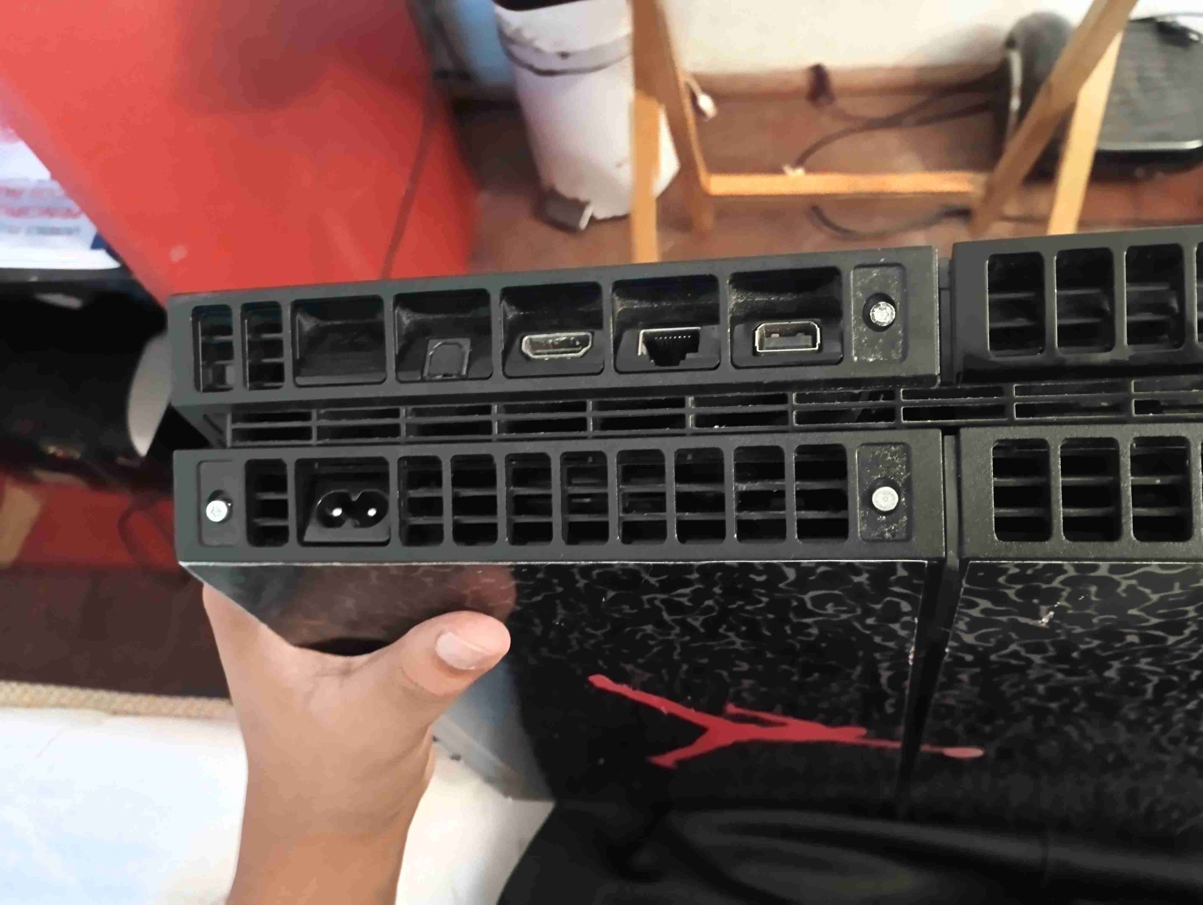 PS4 CON JUEGOS DE DISCOS GTA THE LASTAFUS - miniatura 2