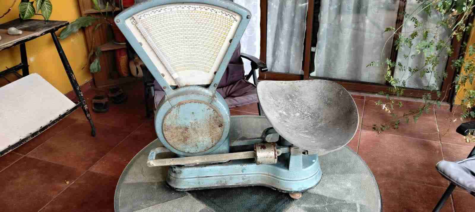 Balanza antigua metálica azul - miniatura 3