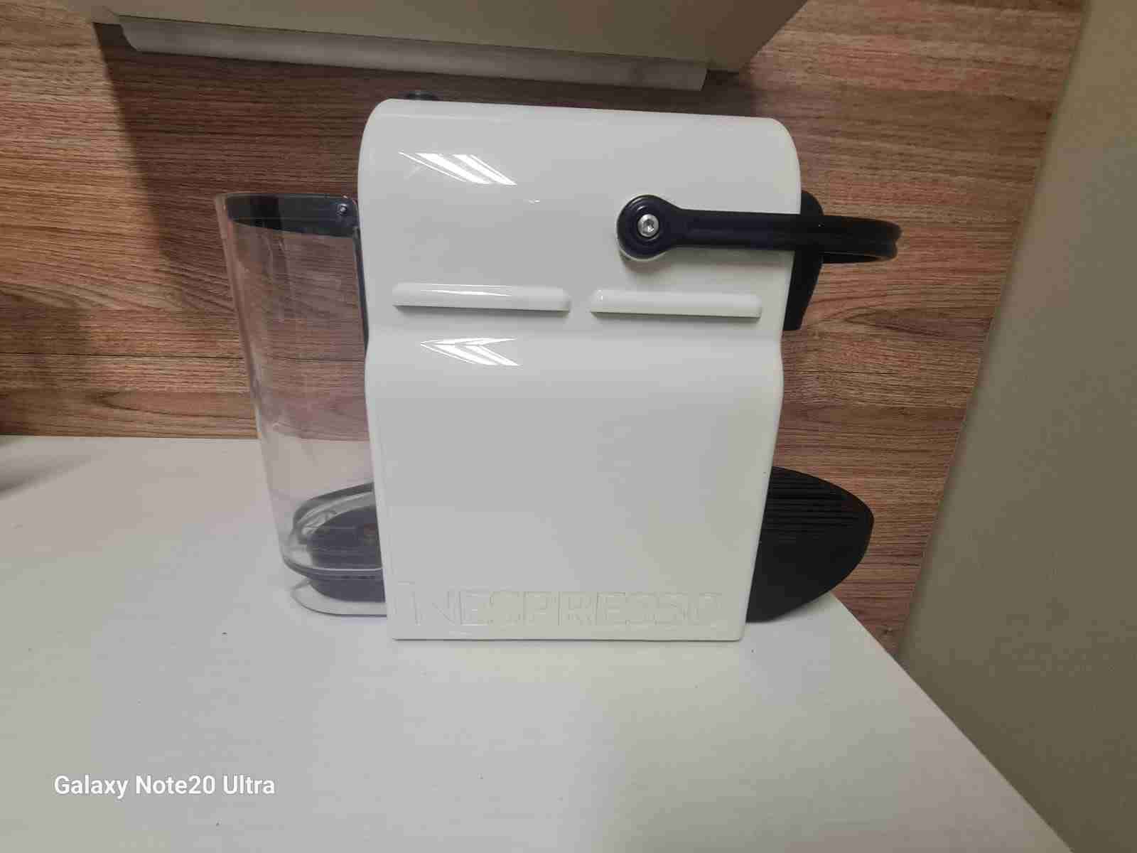 Máquina de café Nespresso blanca - miniatura 2