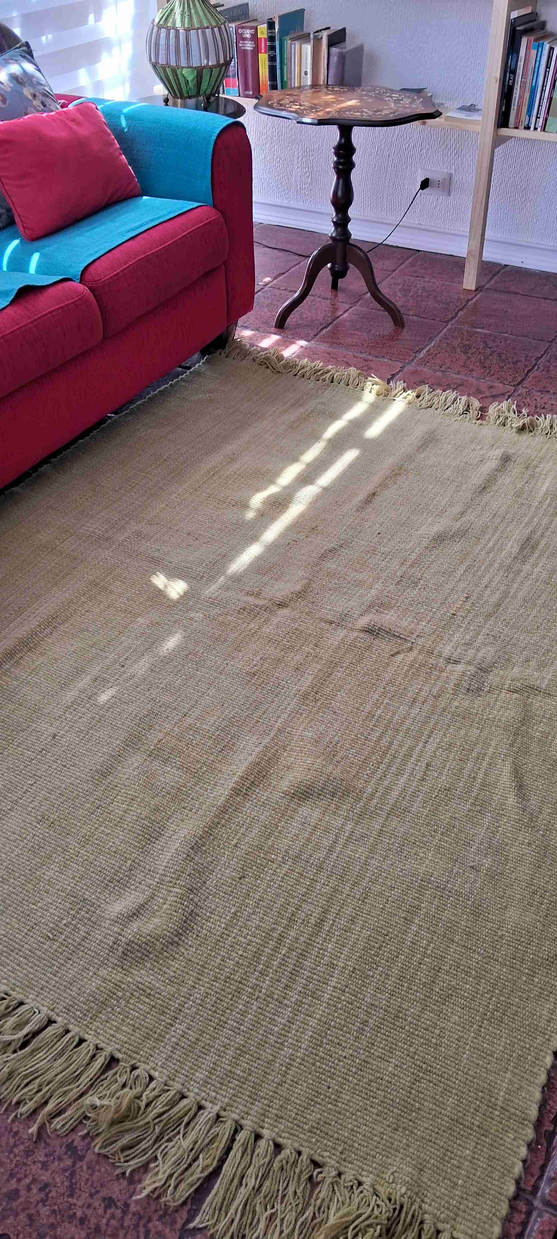 Alfombra verde con flecosl