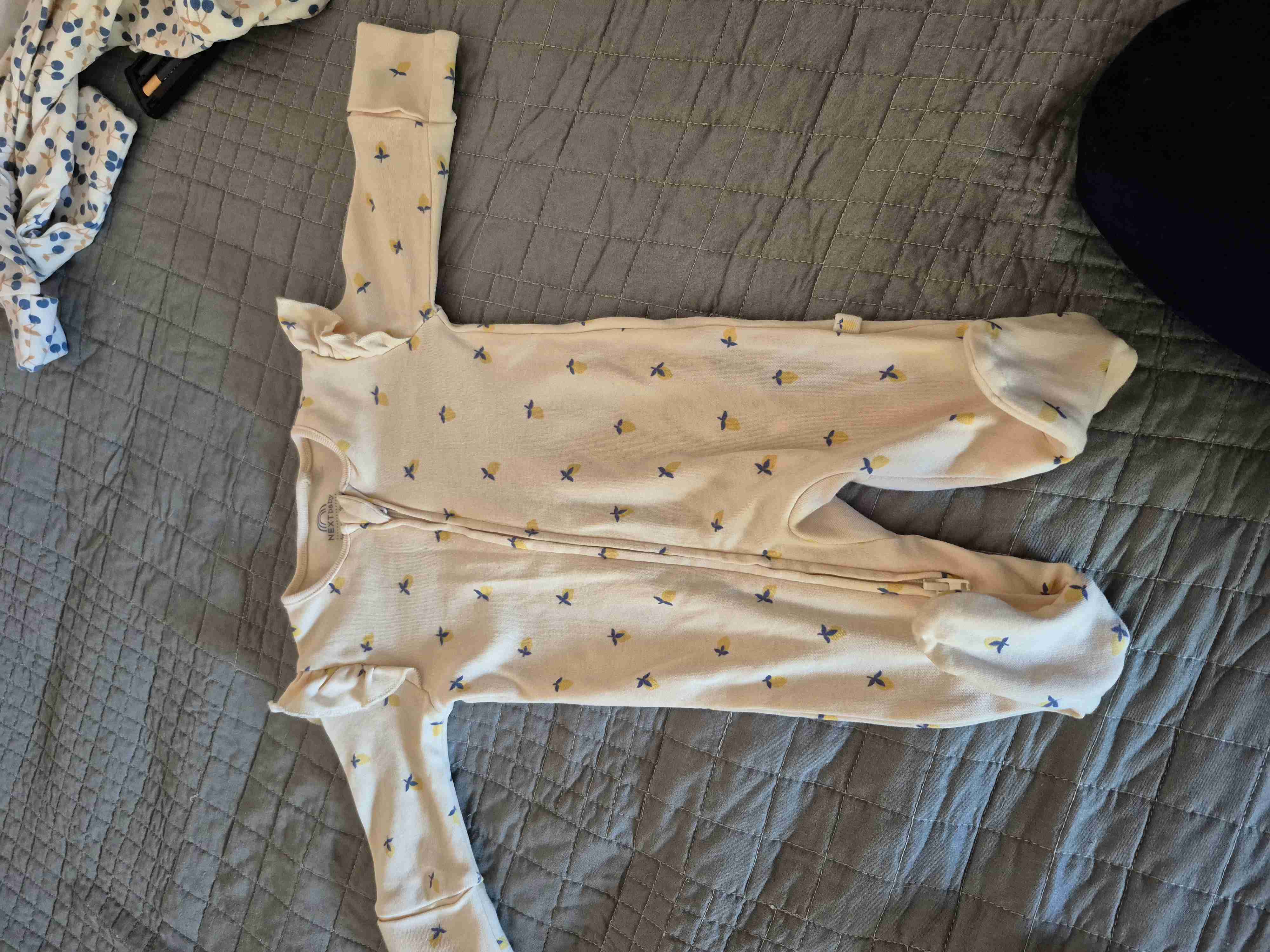 Pijama enterito con estampado de frutas 0meses - miniatura 3
