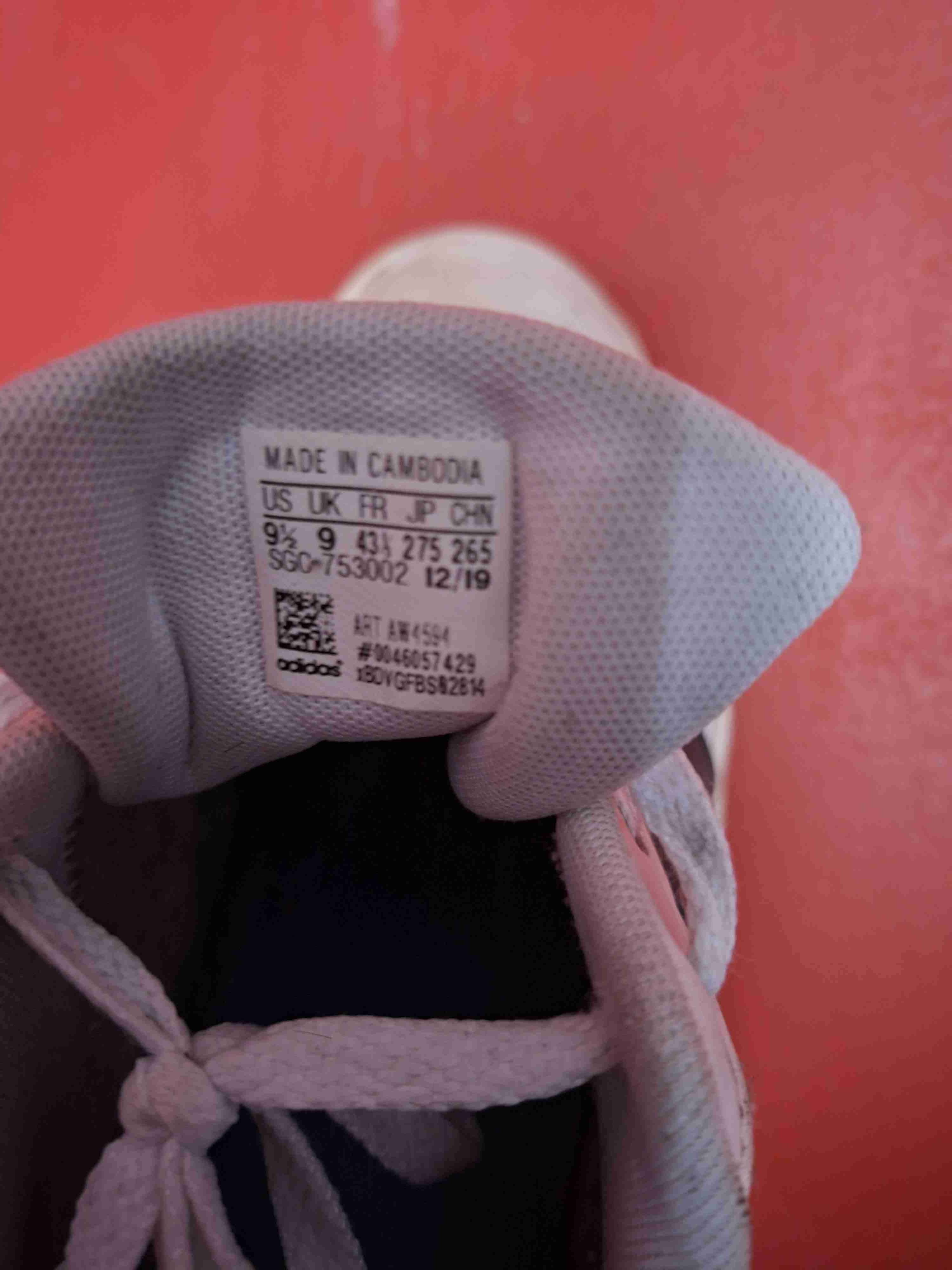 Zapatillas blancas Adidas usadas - miniatura 6