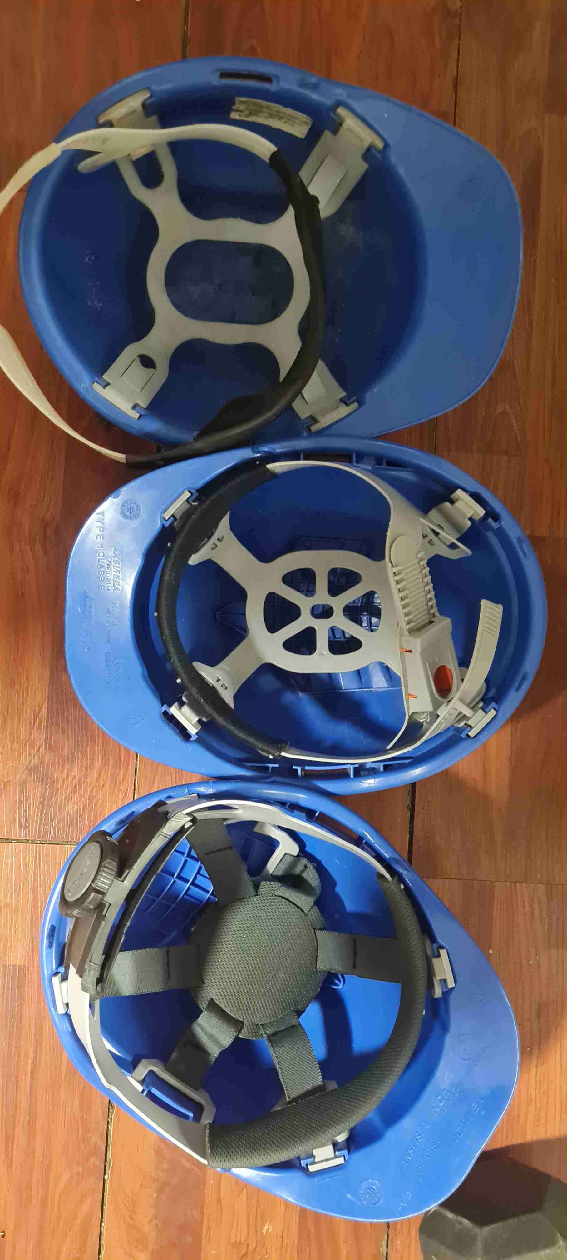 Cascos de seguridad azules