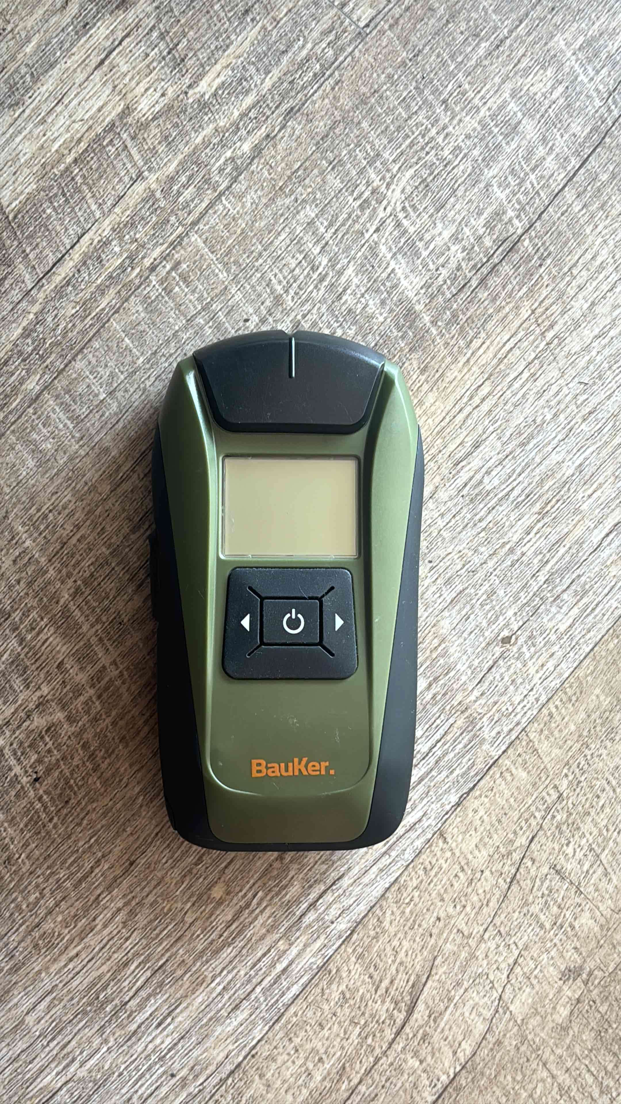 Detector electrónico de metal y madera