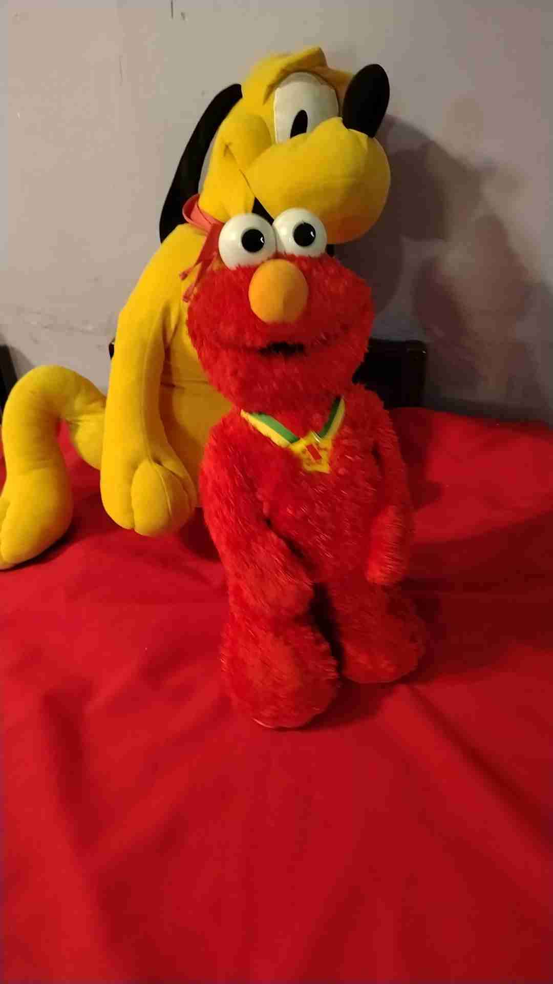 Peluche animatronico Elmo