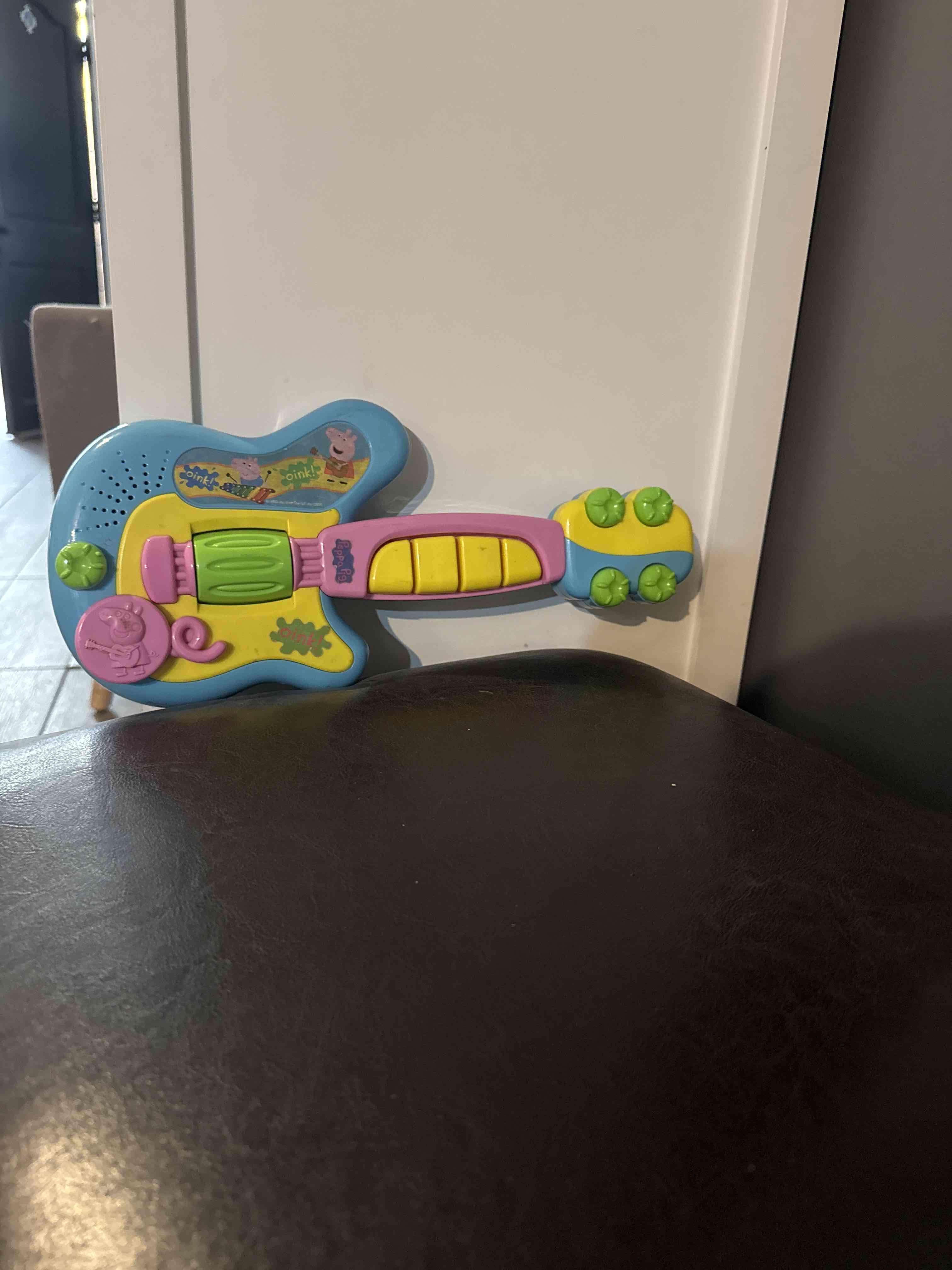 Guitarra de juguete colorida - miniatura 2