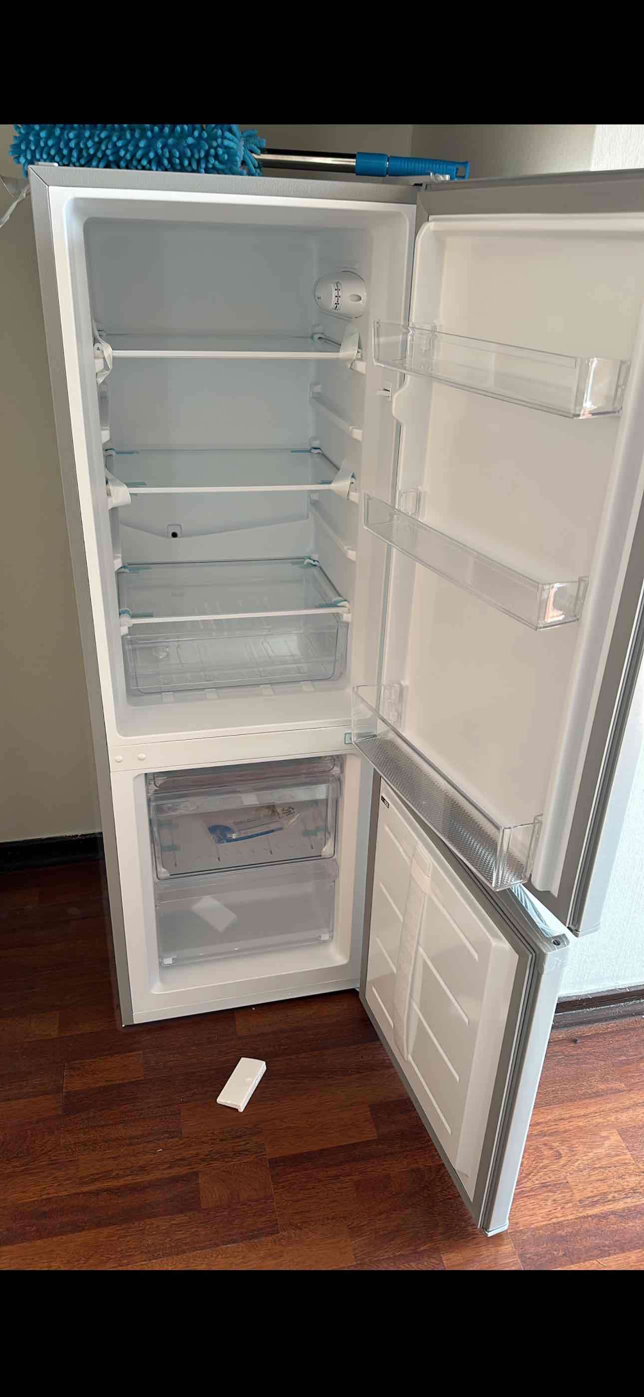 Refrigerador Midea color plata - miniatura 2