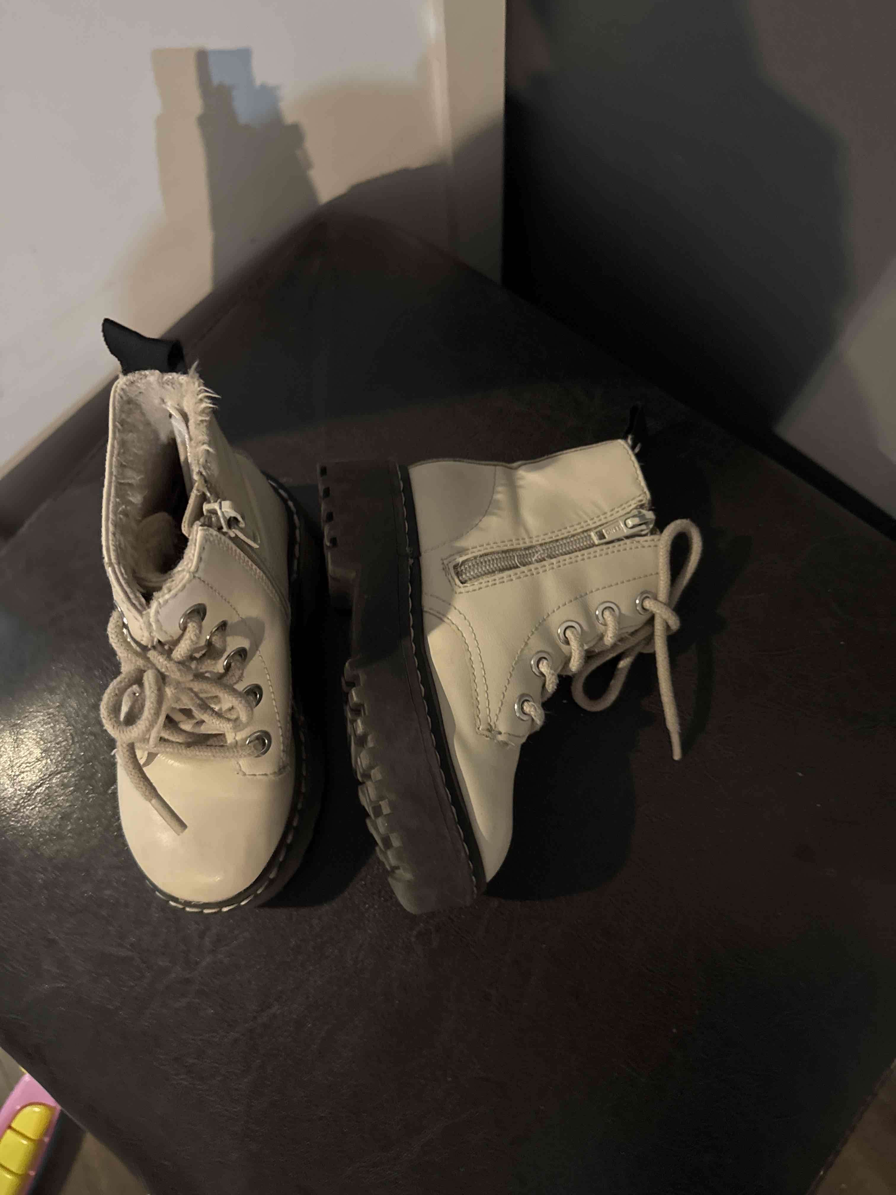 Botas beige con cordones - miniatura 2