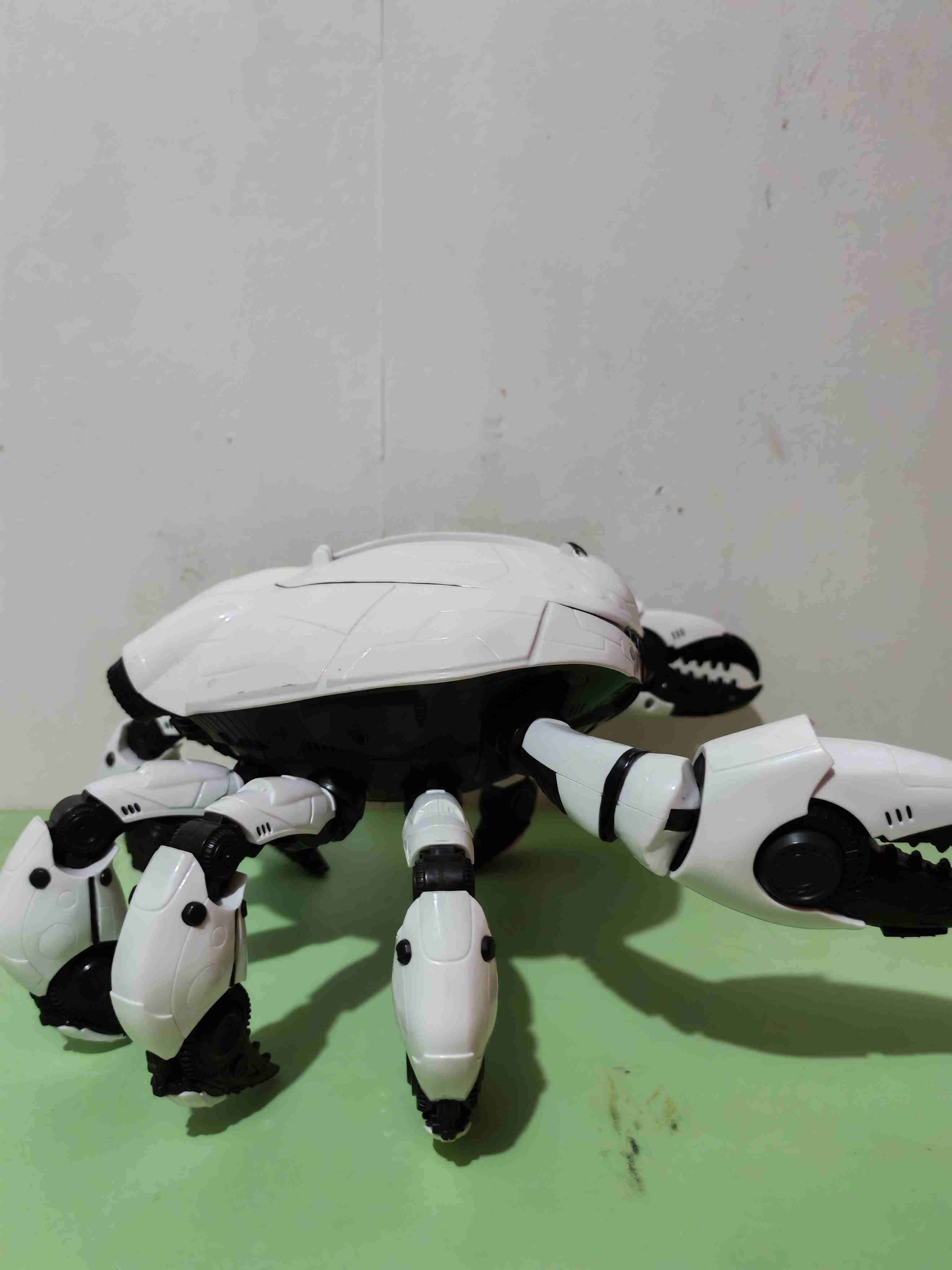 Robot cangrejo de la pelicula sonic 3 - miniatura 3