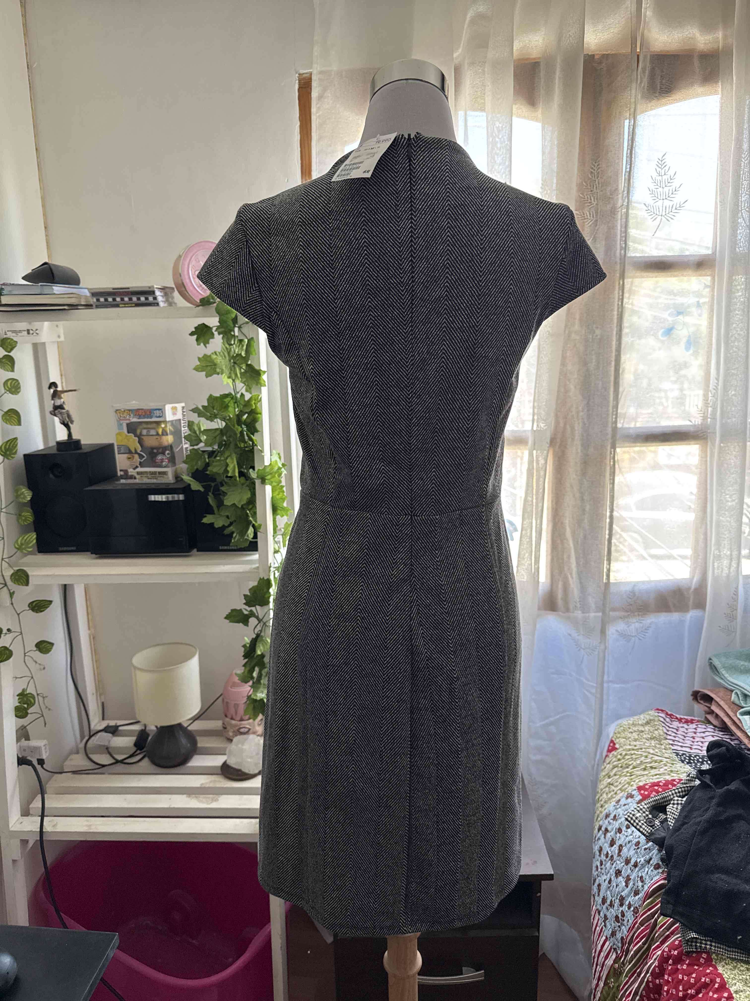 Vestido gris diseño chevron - miniatura 2