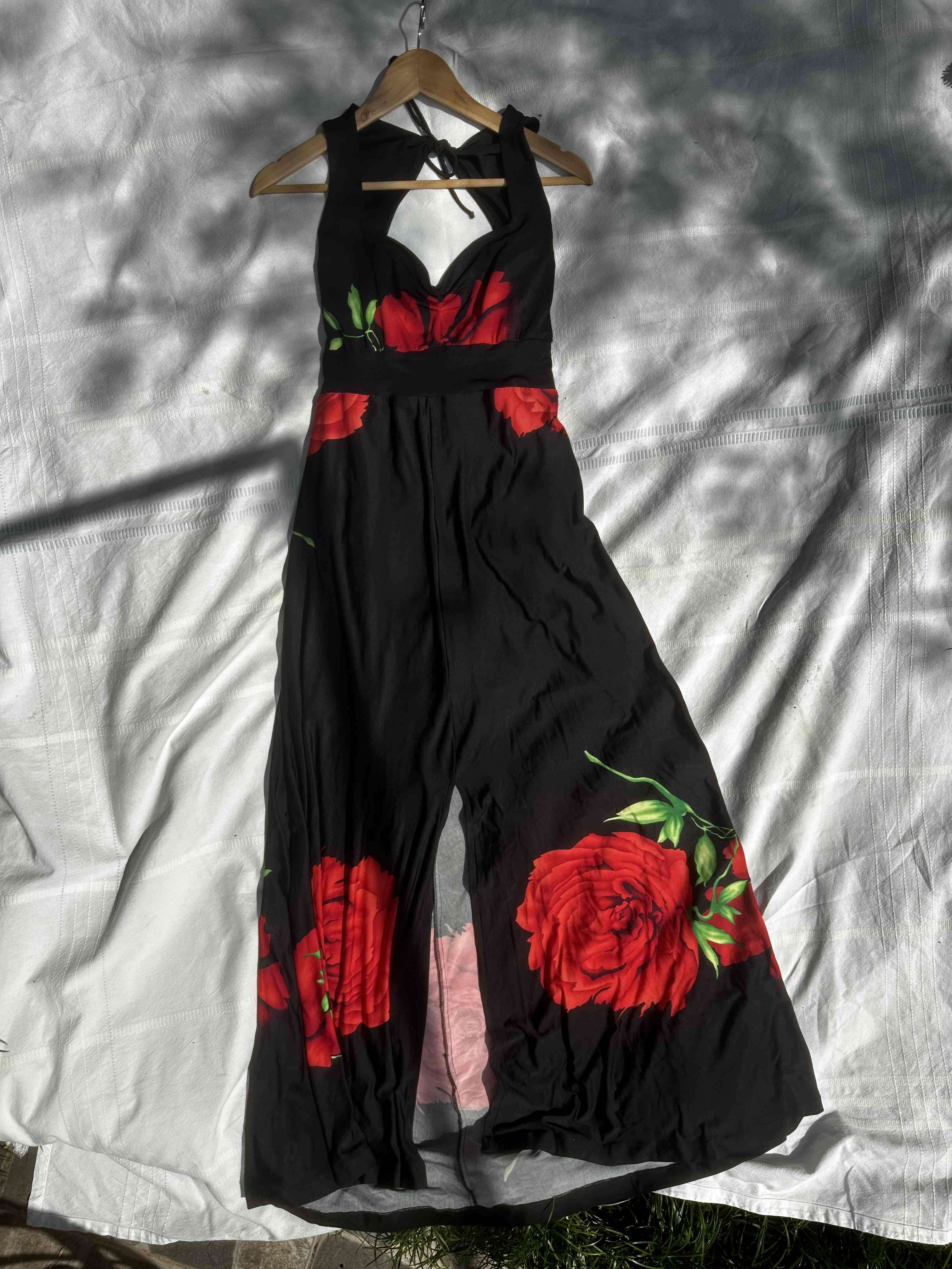 Mono negro con rosas rojas - miniatura 2