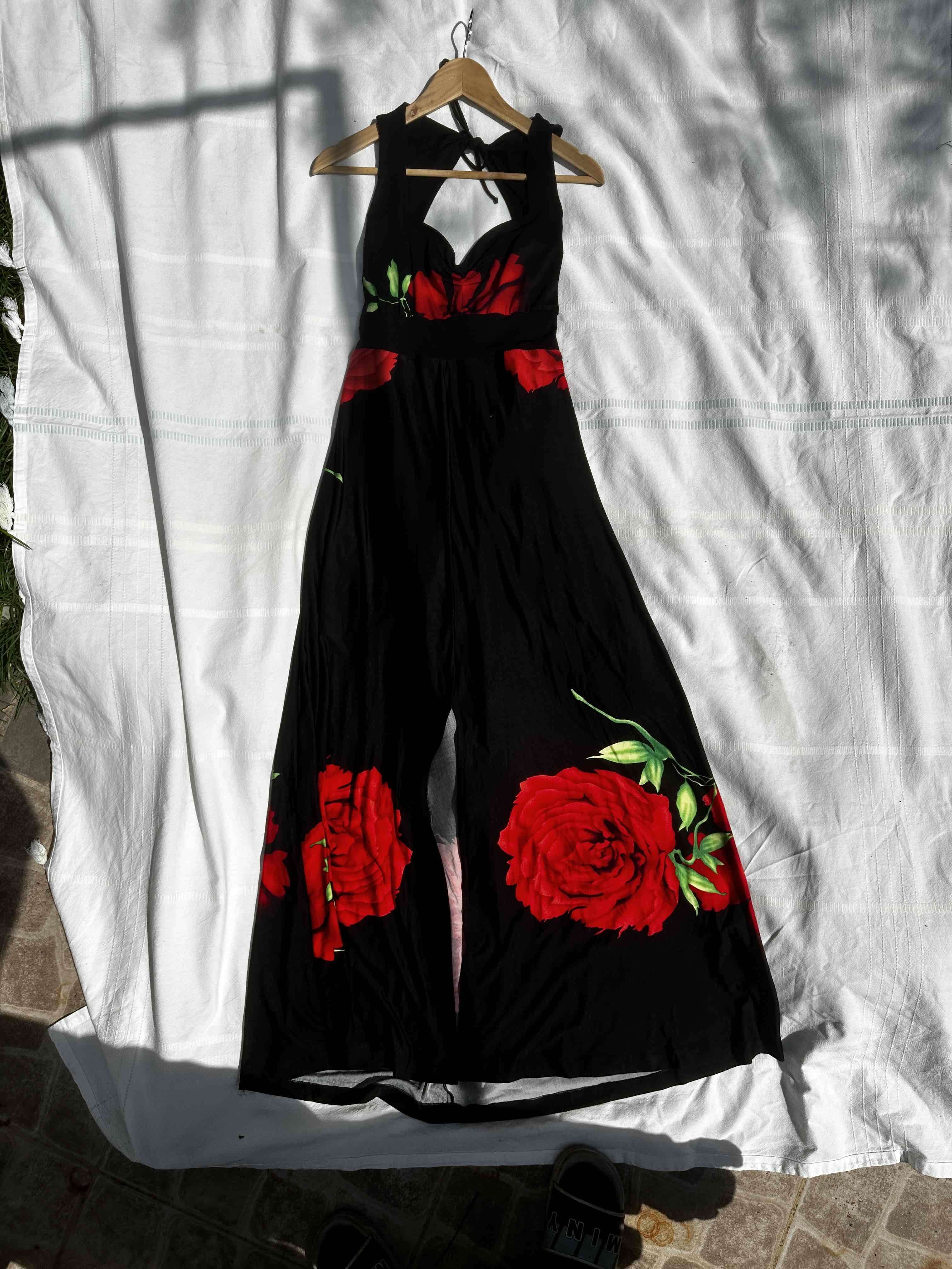 Mono negro con rosas rojas - miniatura 3