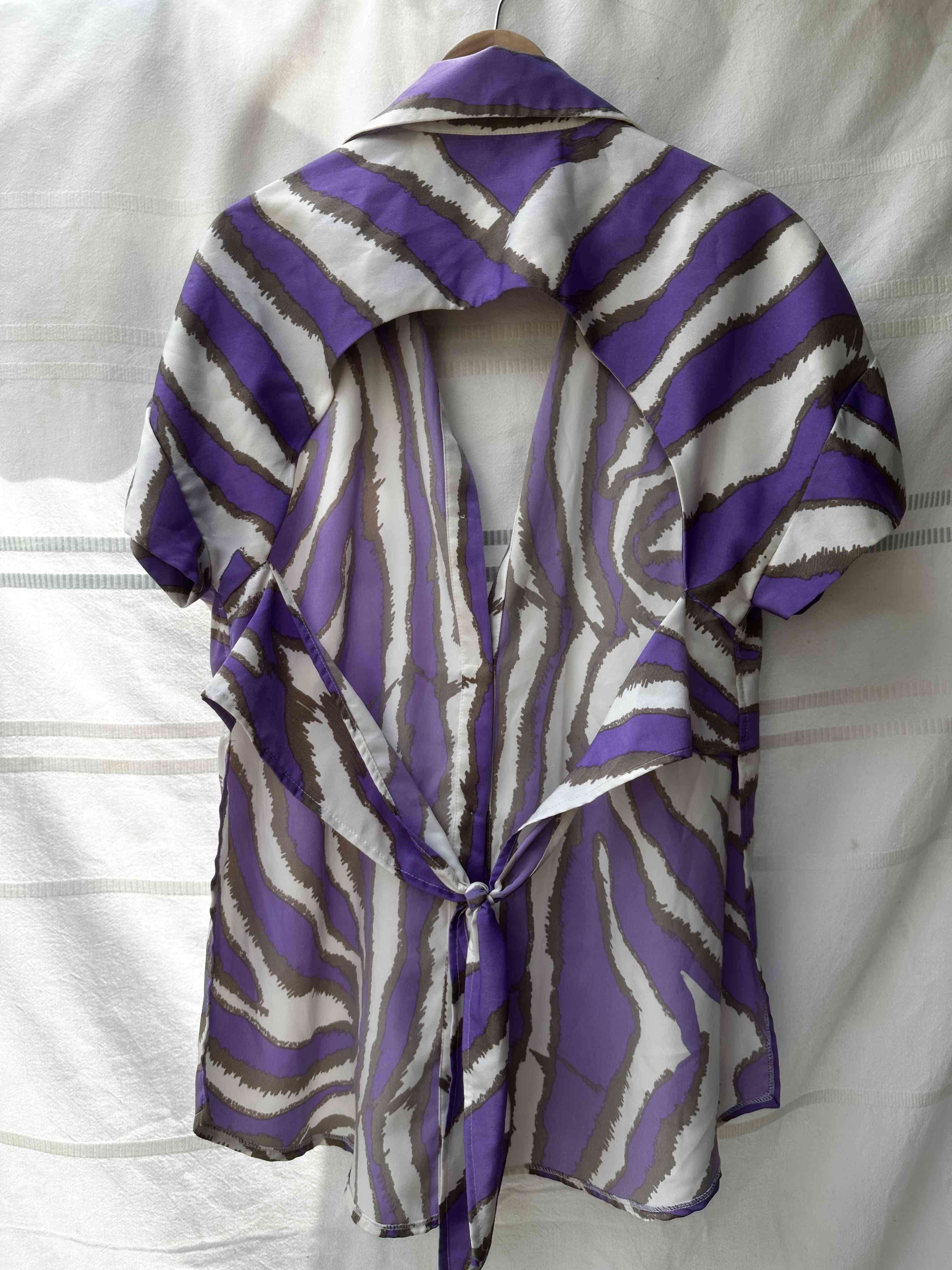 Blusa estampado animal print morado - miniatura 3