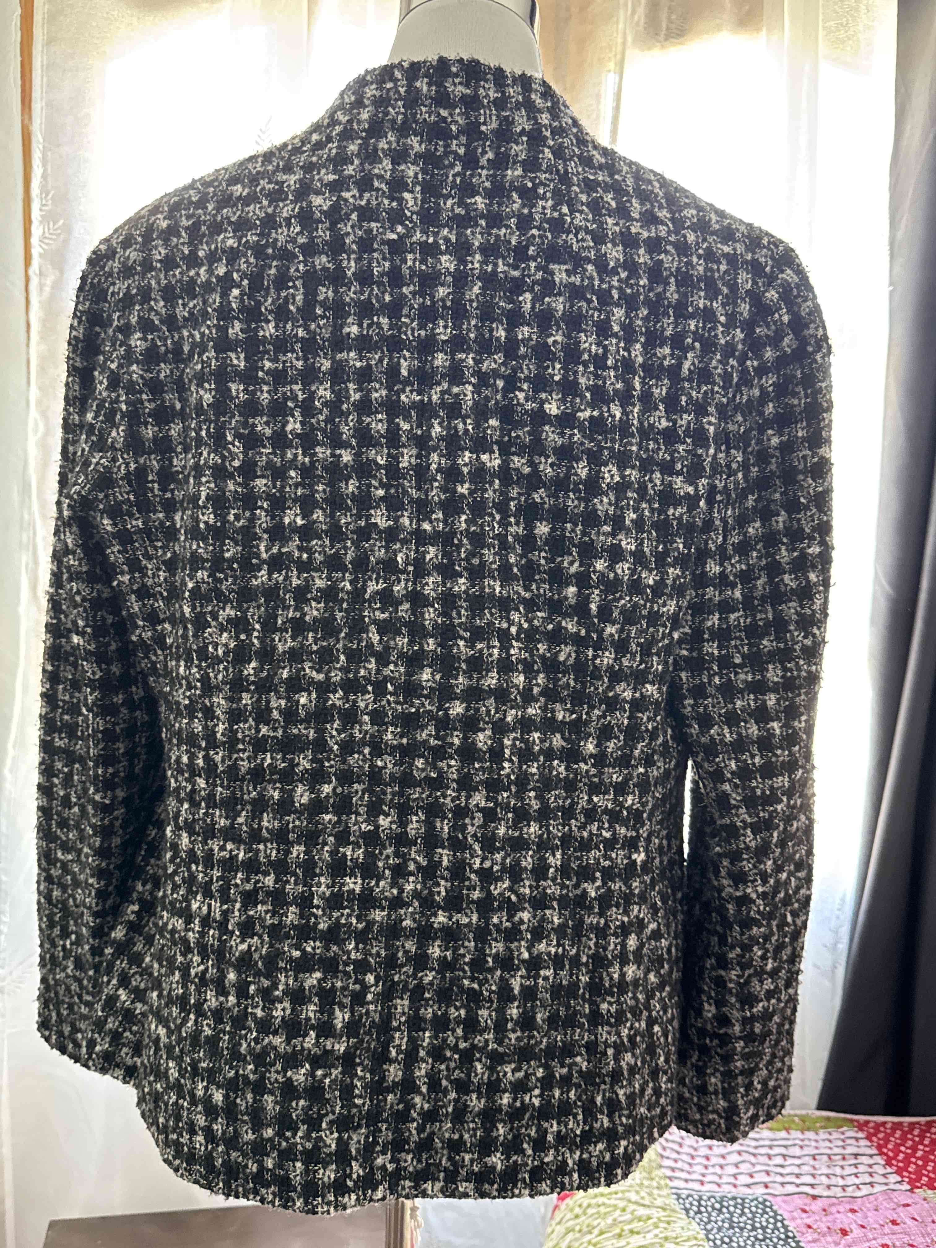 Chaleco de lana negro y gris - miniatura 2