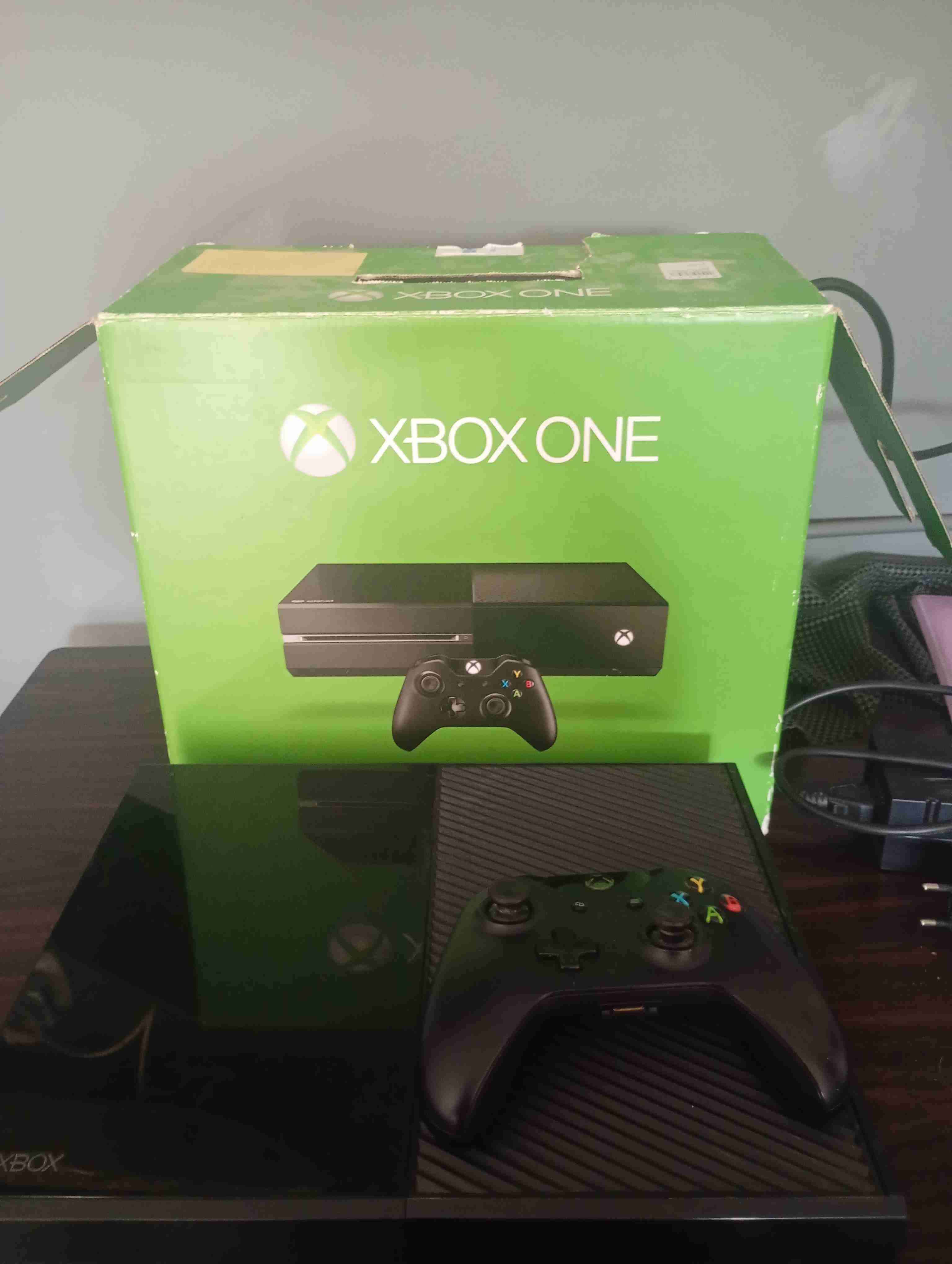 Consola Xbox One con control