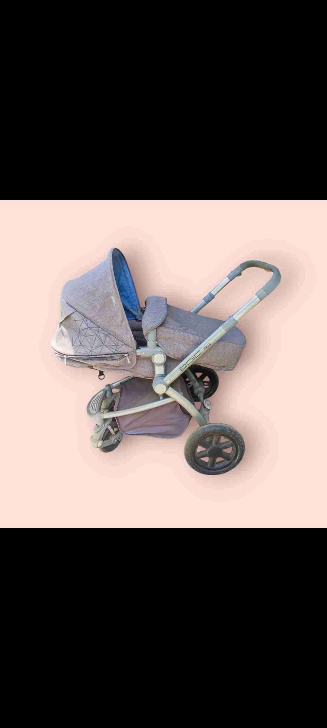 Coche de bebé gris ajustable