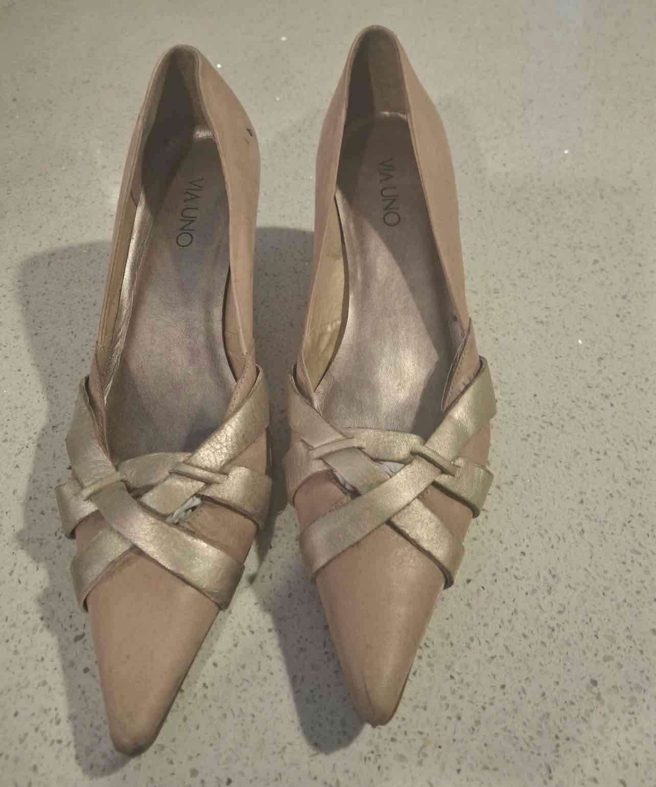 Zapatos de tacón beige - miniatura 2