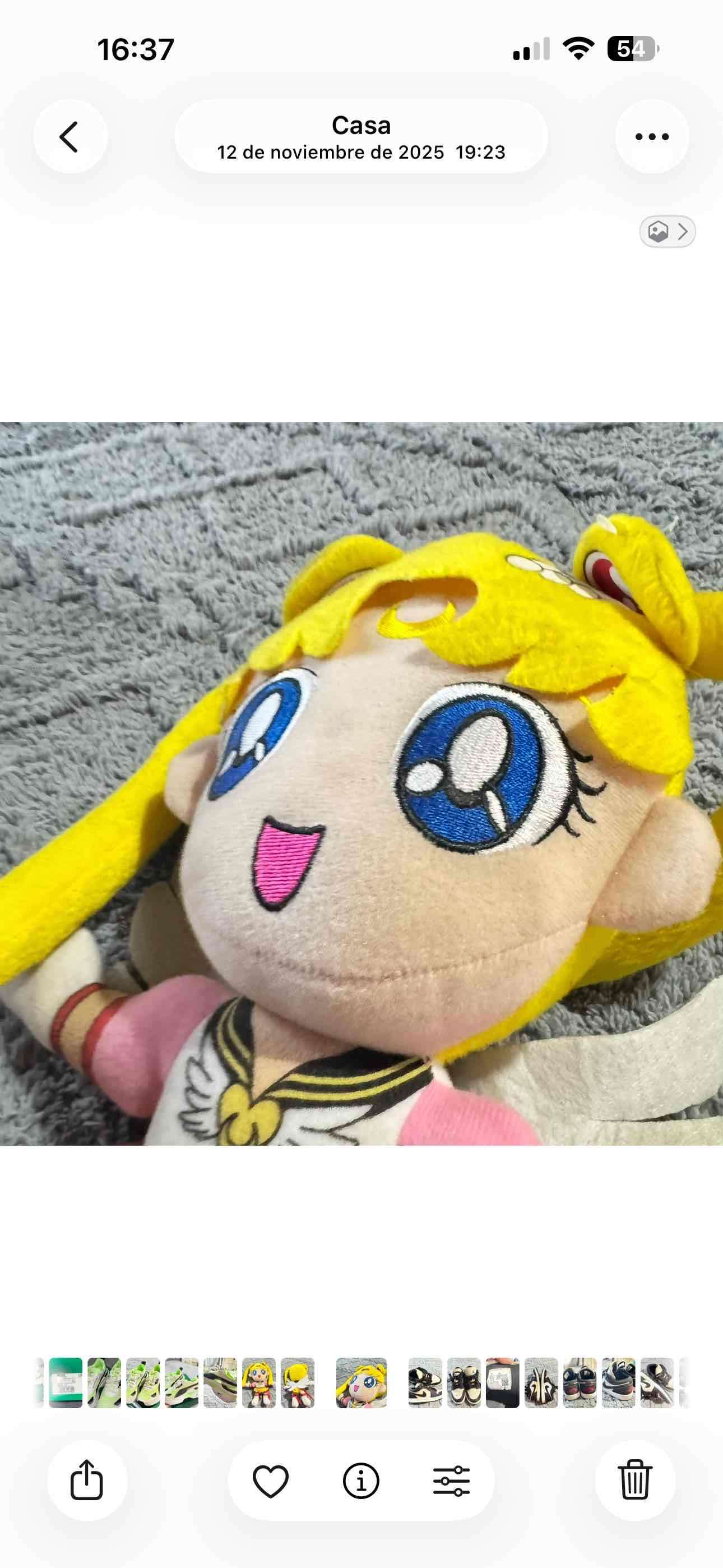 Pelucha estilo anime amarilla- sailoor mono - miniatura 2