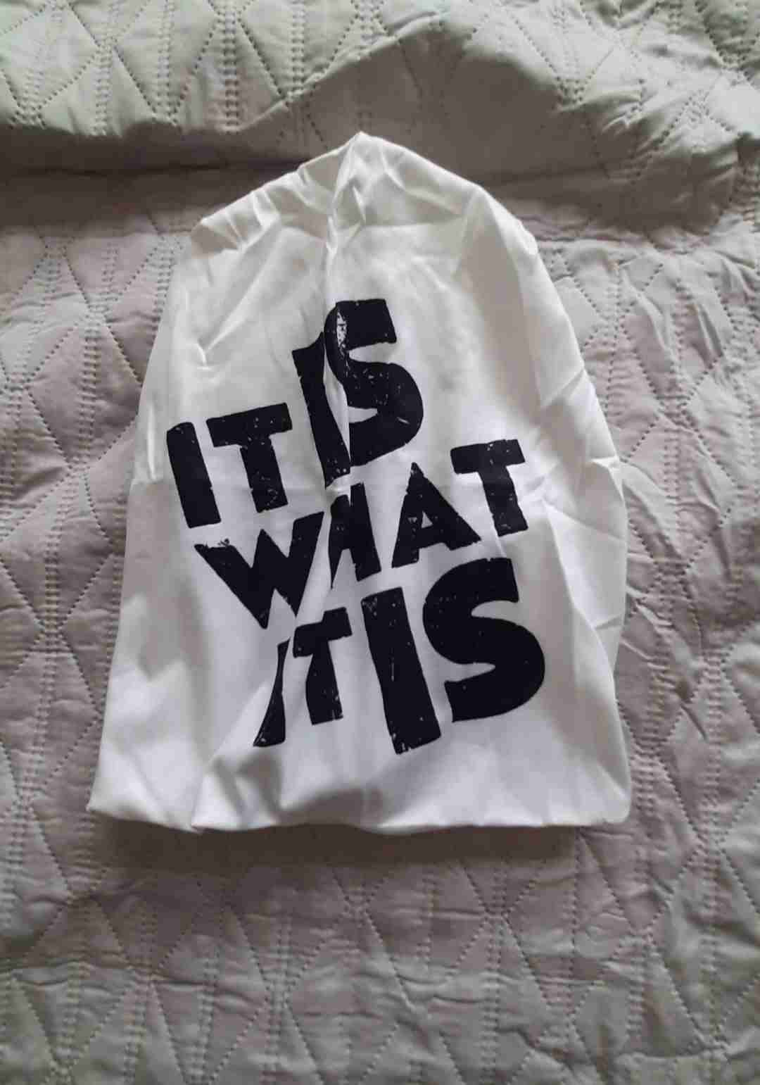 Gorro blanco con texto - miniatura 2