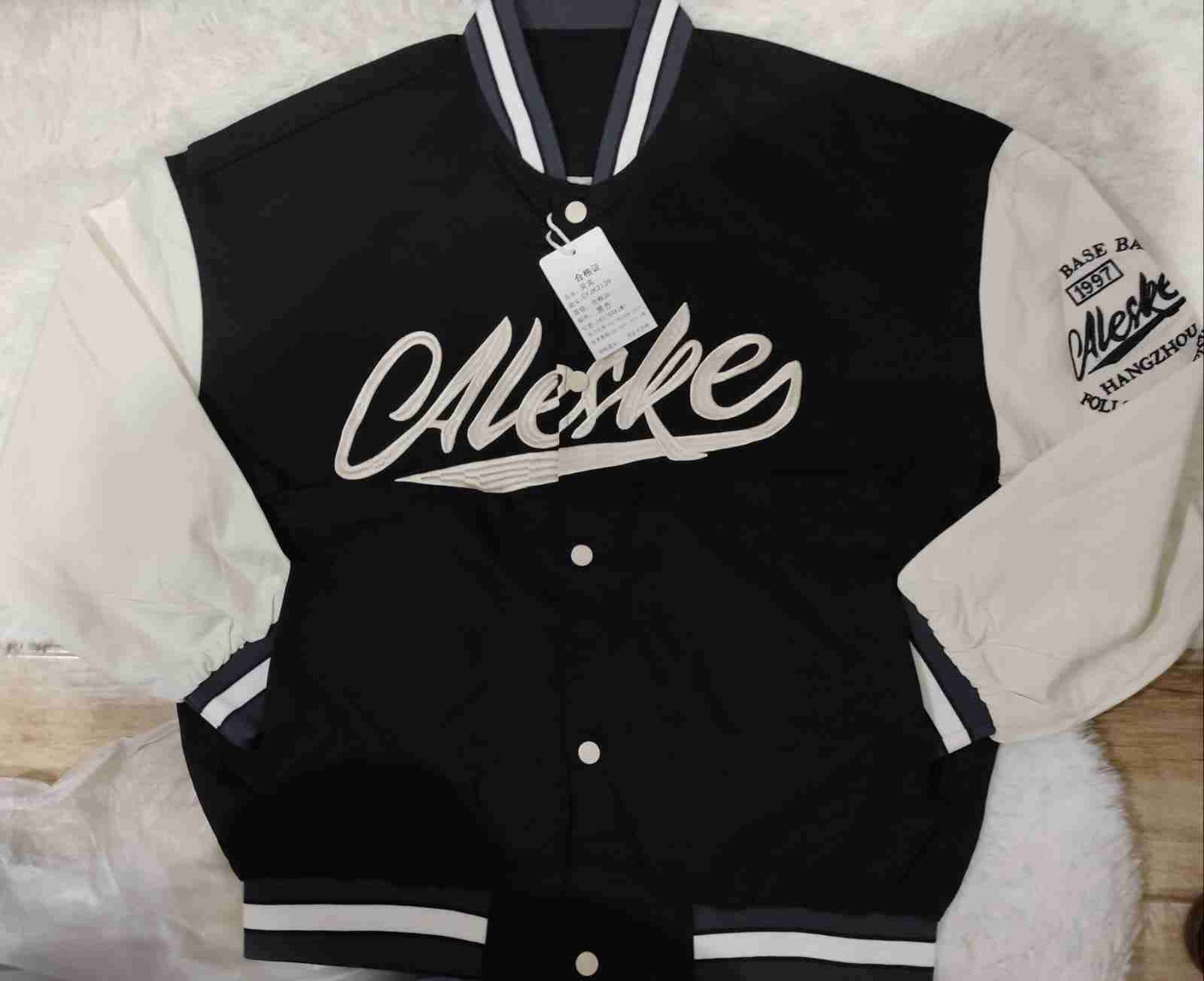 Chaqueta cortaviento negra y blanca hombre