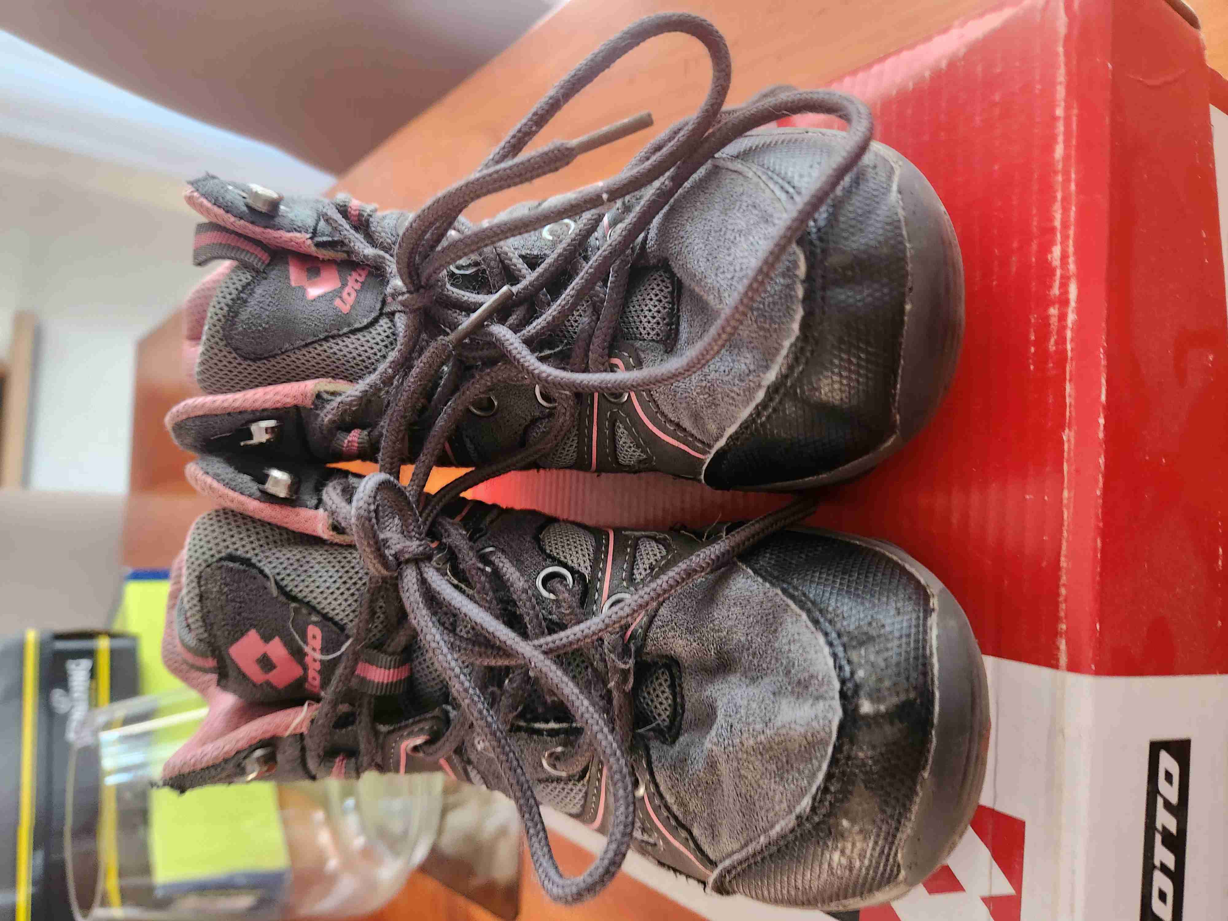 Botas outdoor Lotto negras - miniatura 2