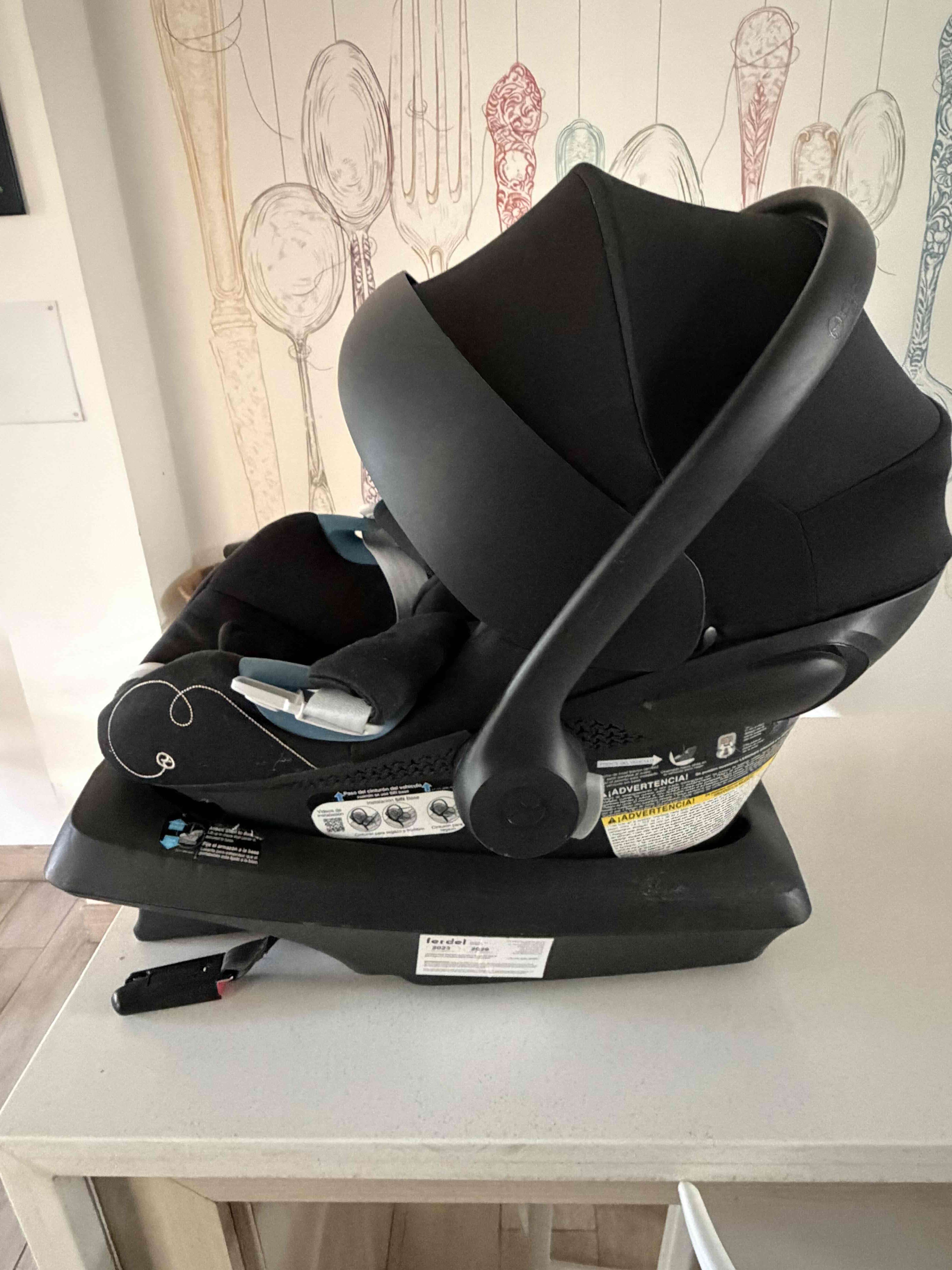 Silla de auto negra para bebé Cybex Aton G + base - miniatura 3