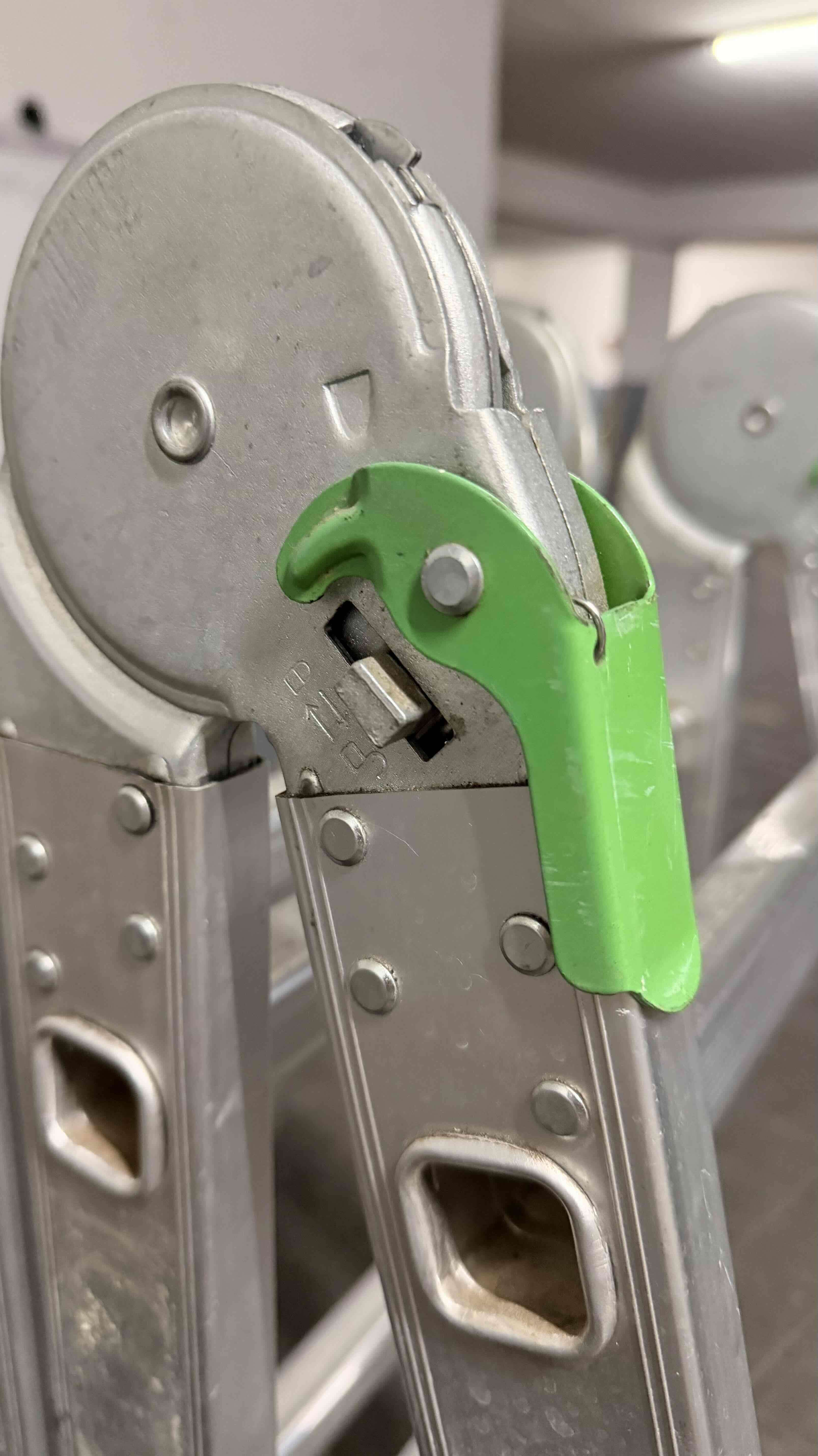 Escalera plegable de aluminio - 3