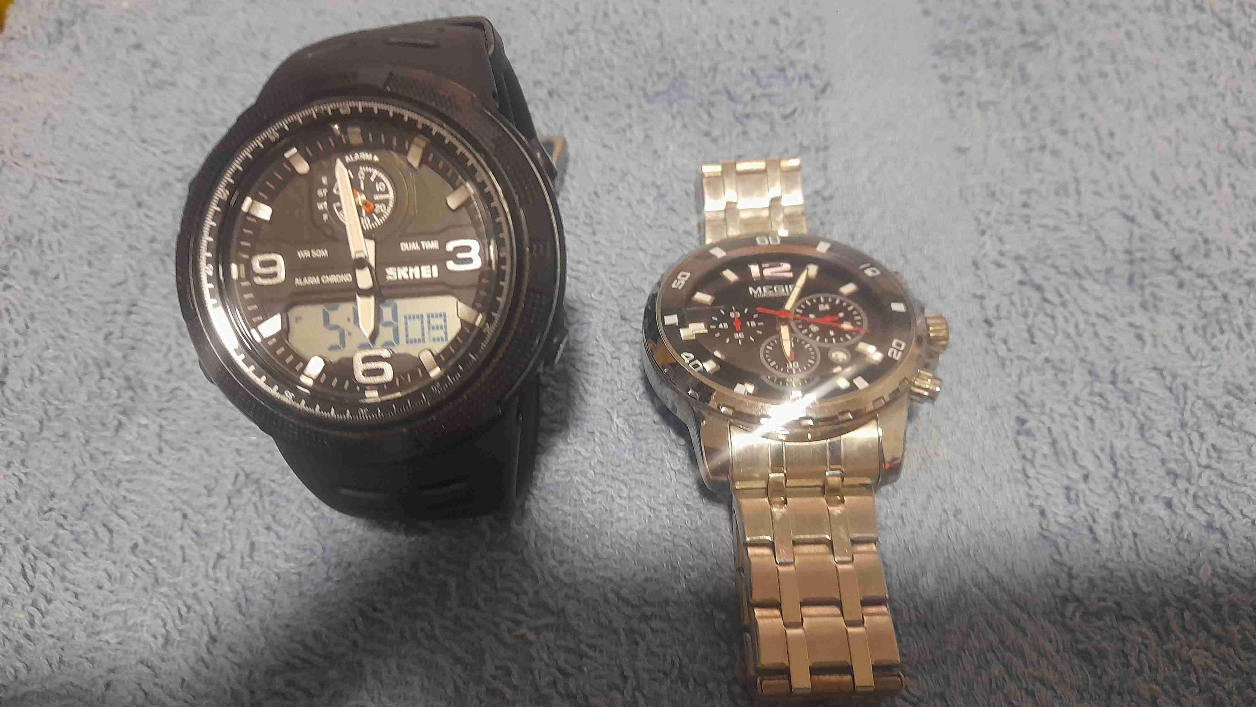 Reloj análogo y digital negro - miniatura 5