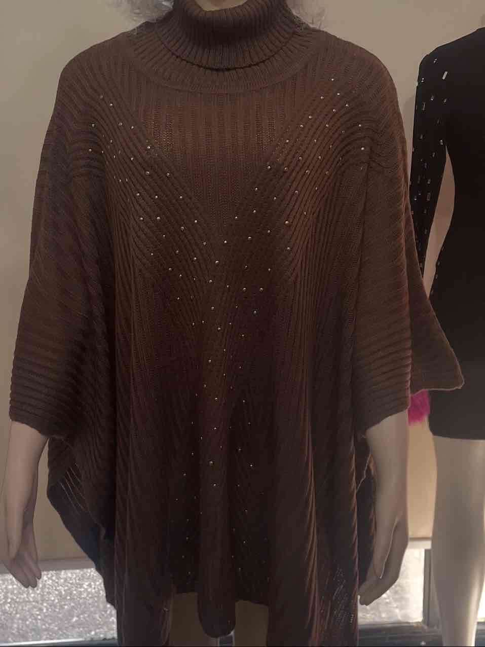 Poncho blanco y café con cuello alto - miniatura 2