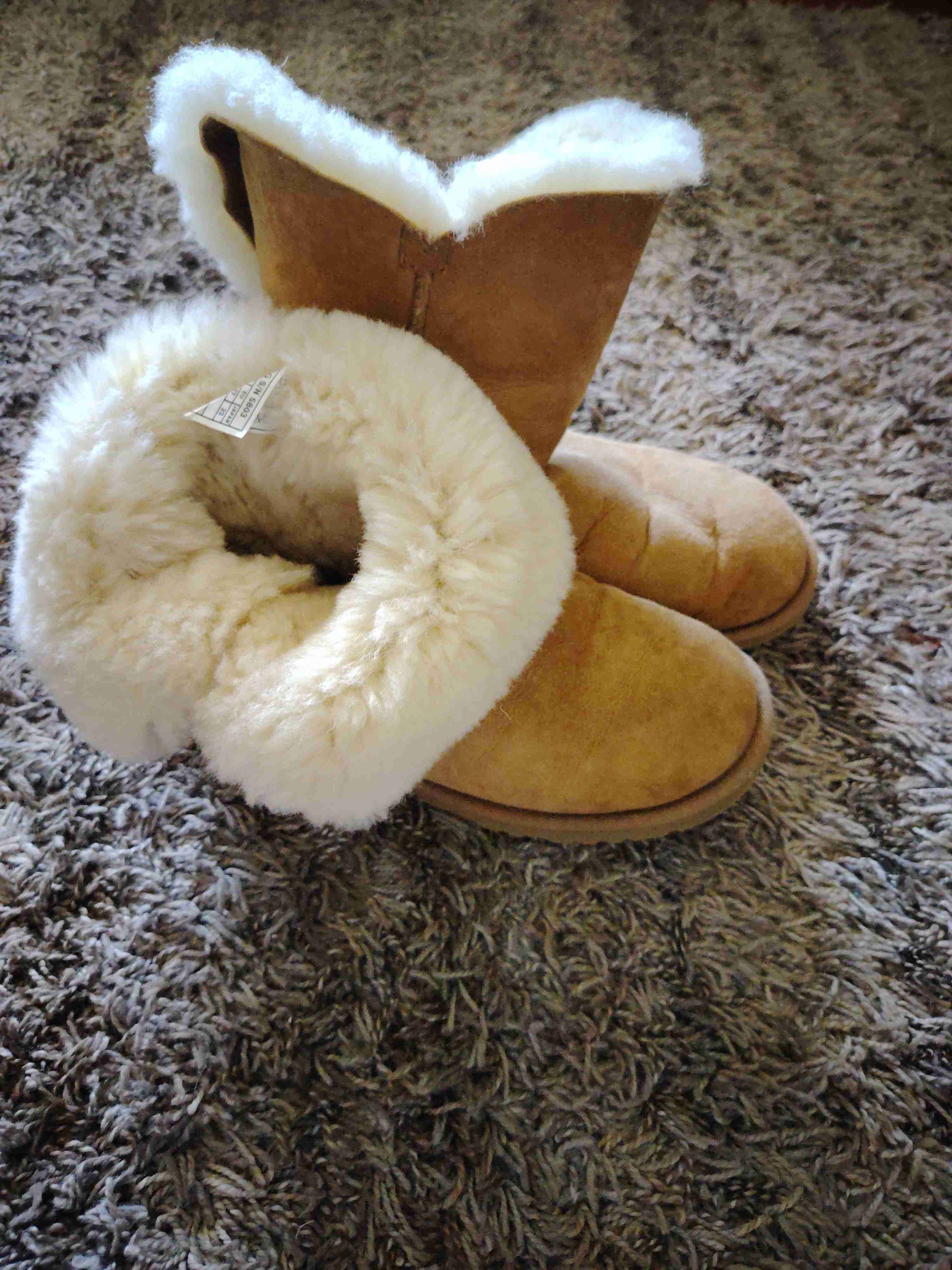 Botas UGG modelo Bailey Button