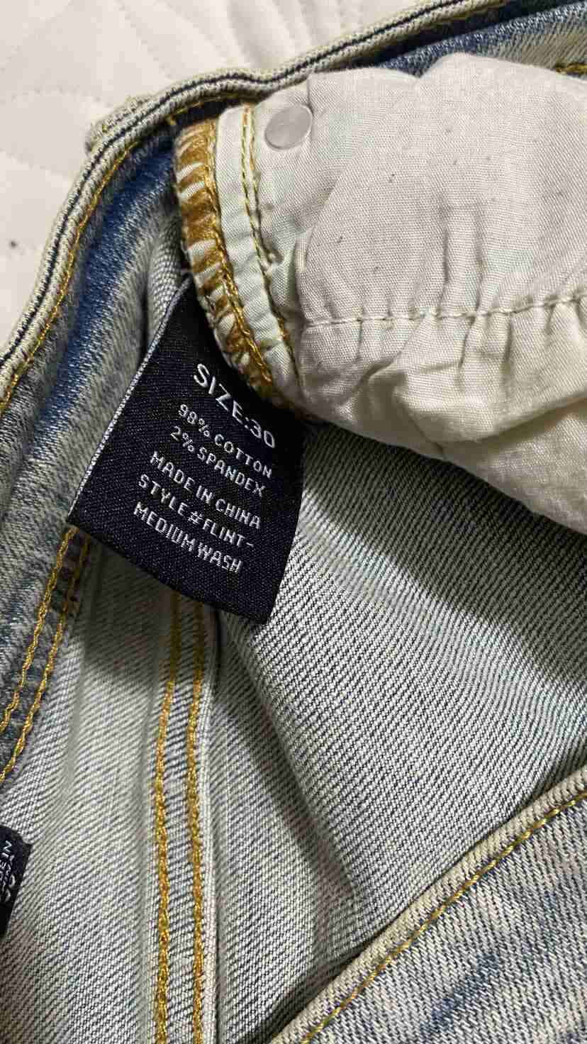 Jeans gris con diseño desgastado - miniatura 3