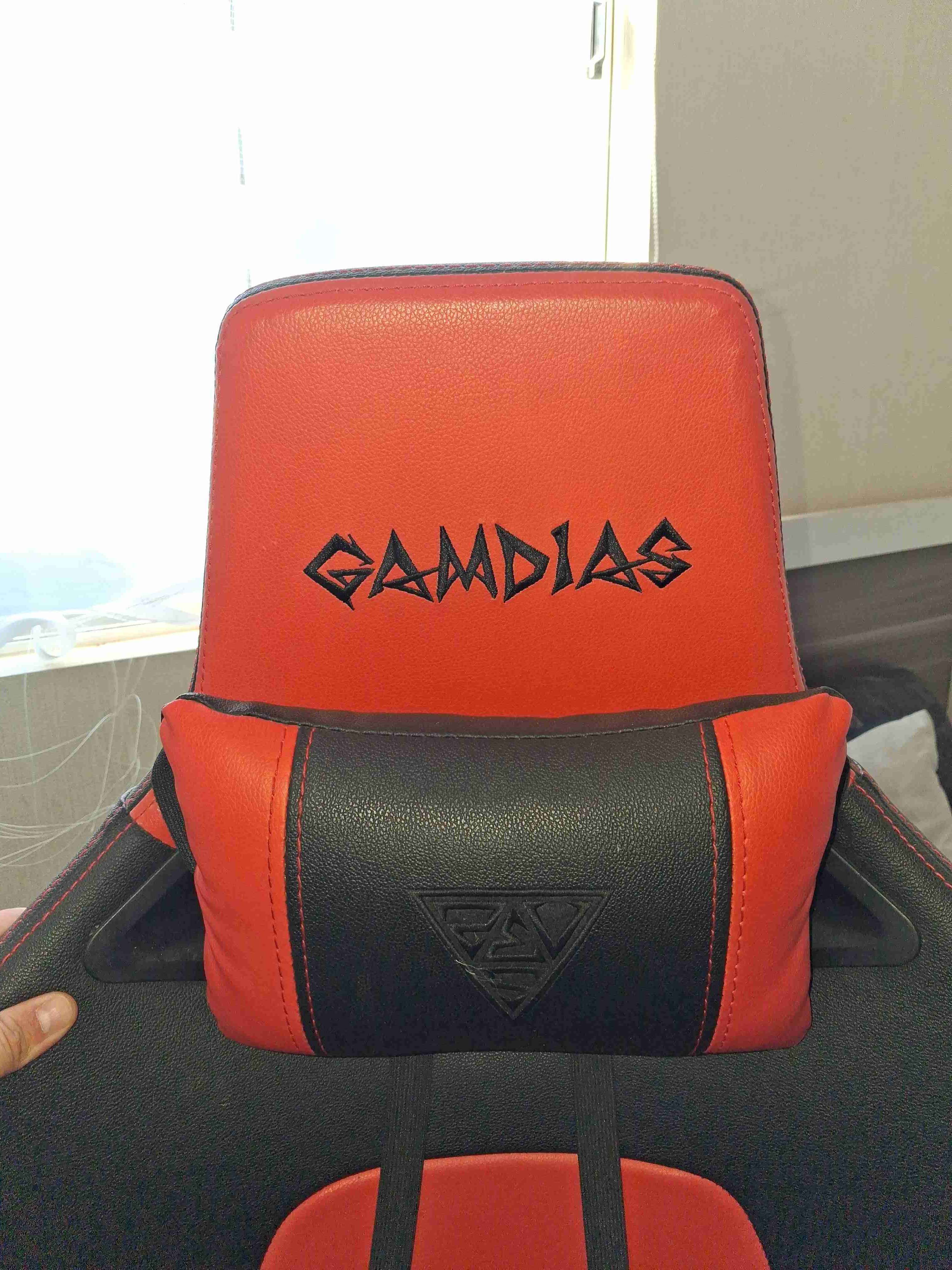 Silla gamer roja y negra - miniatura 3