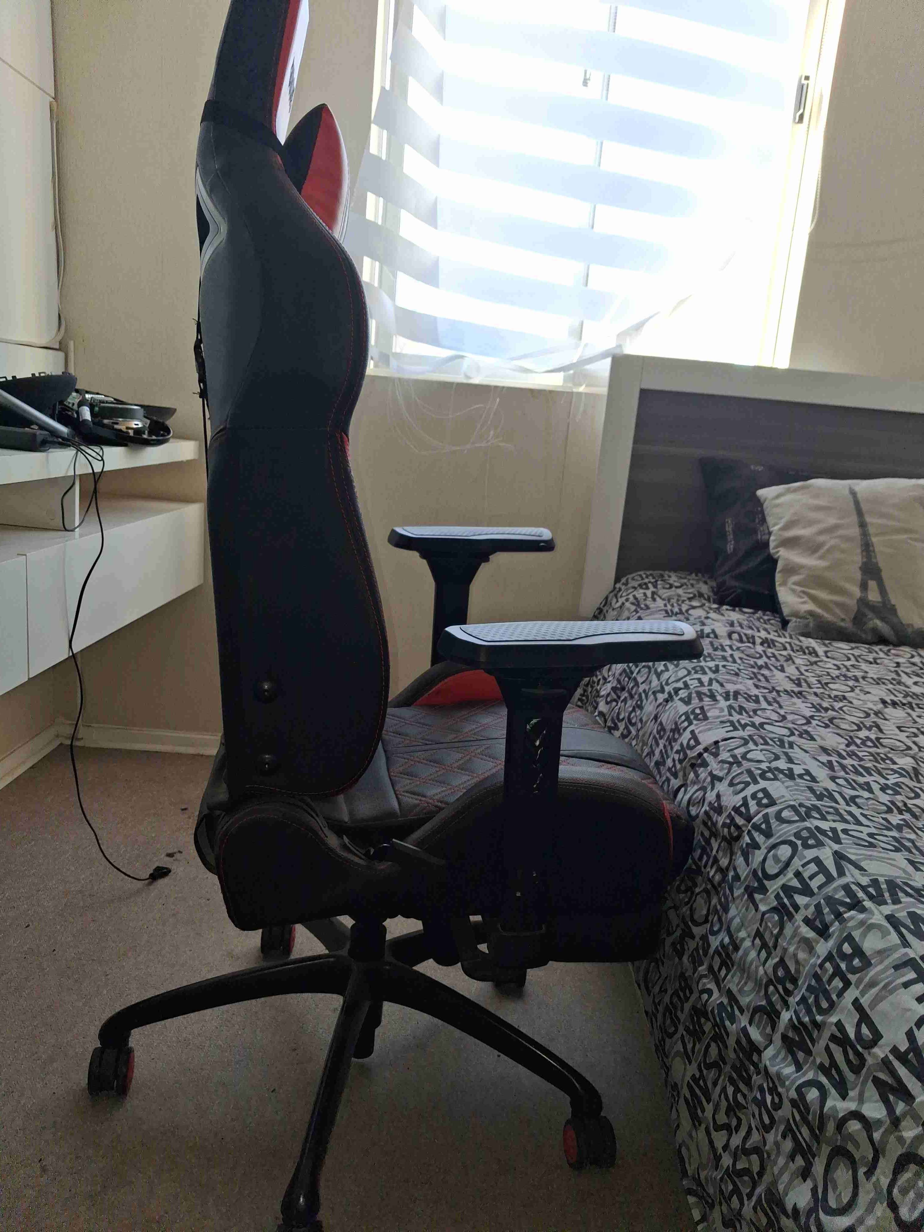 Silla gamer roja y negra - miniatura 5