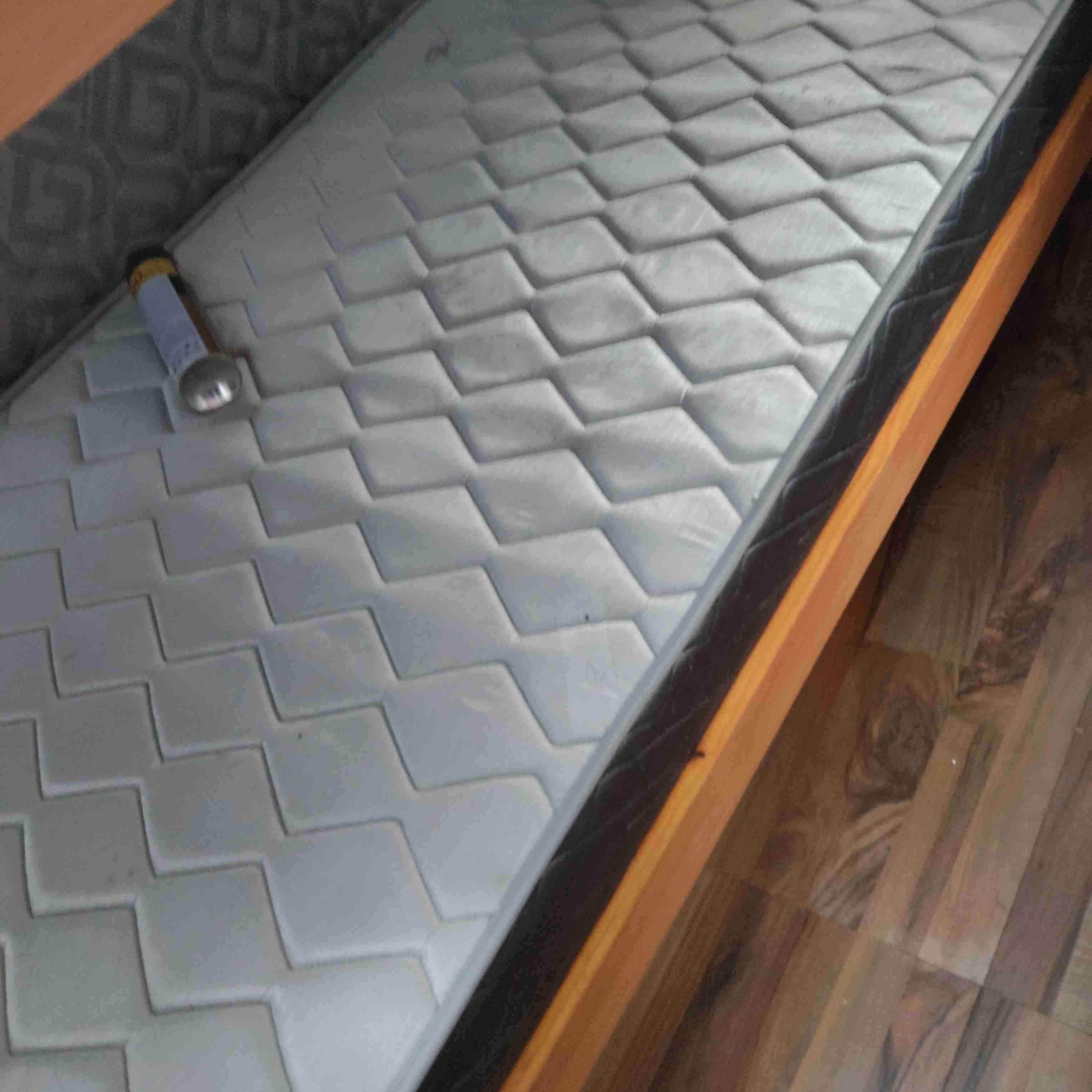 Litera de madera con colchones - miniatura 3