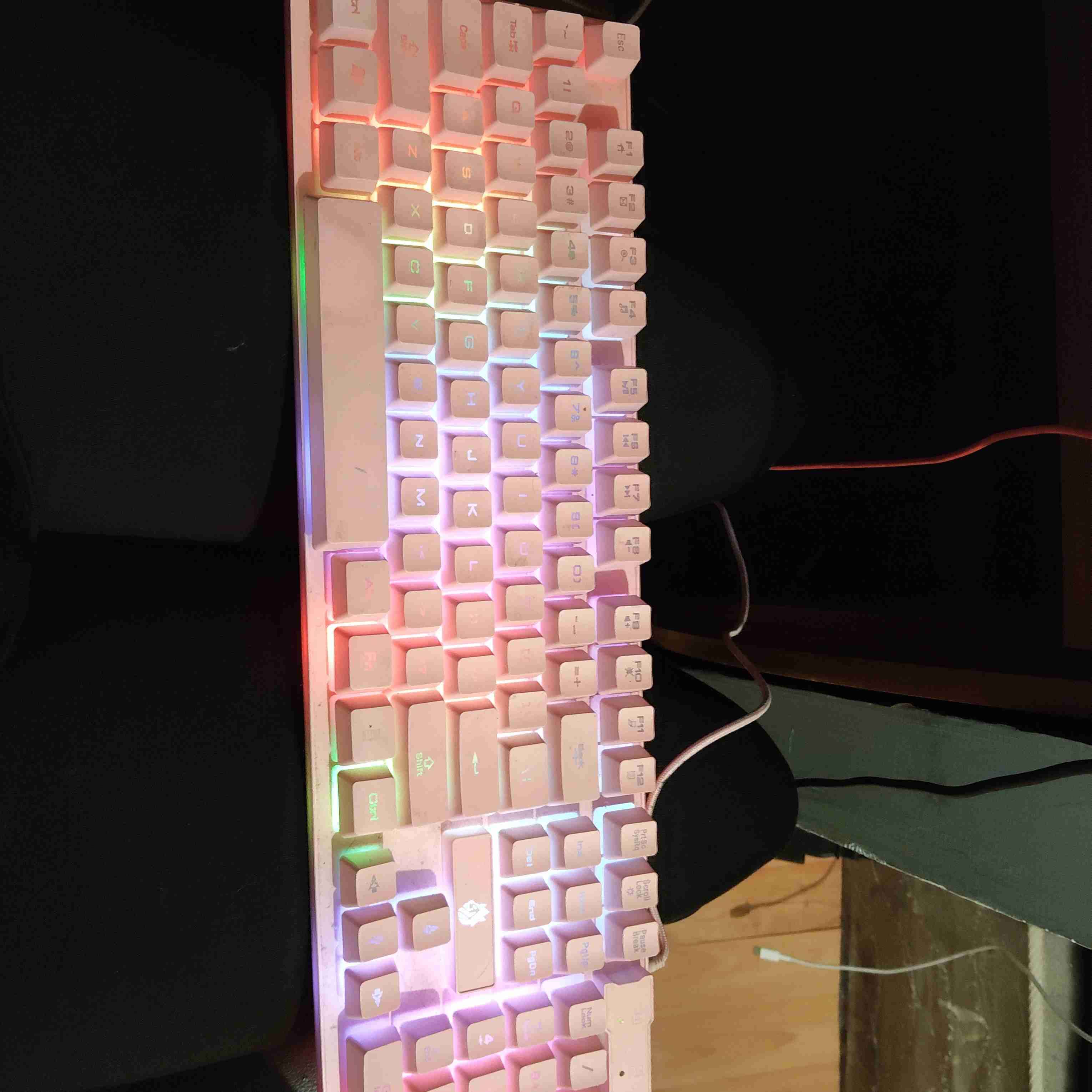 Teclado mecánico retroiluminado