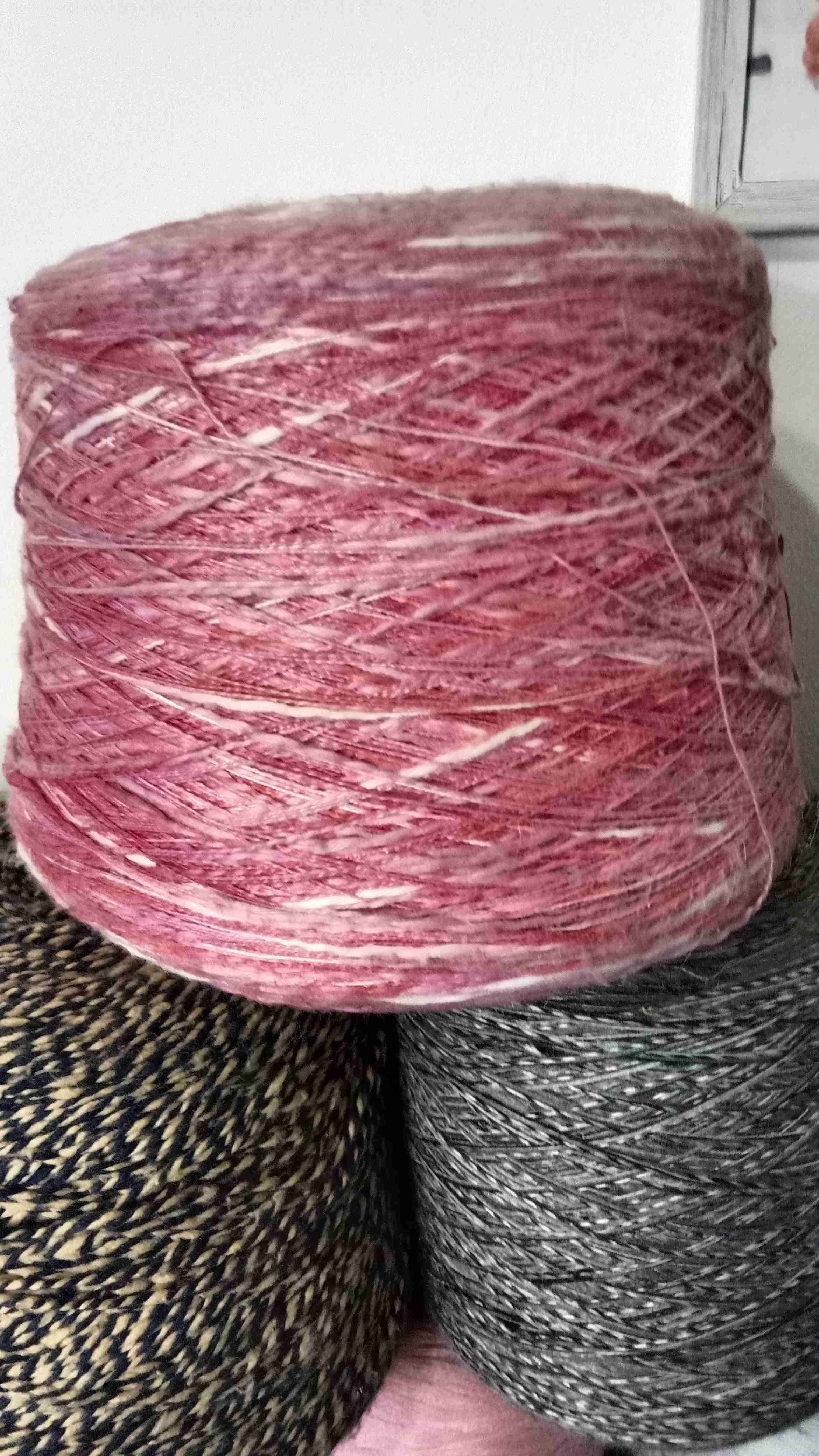 Conos de lana multicolor - miniatura 4