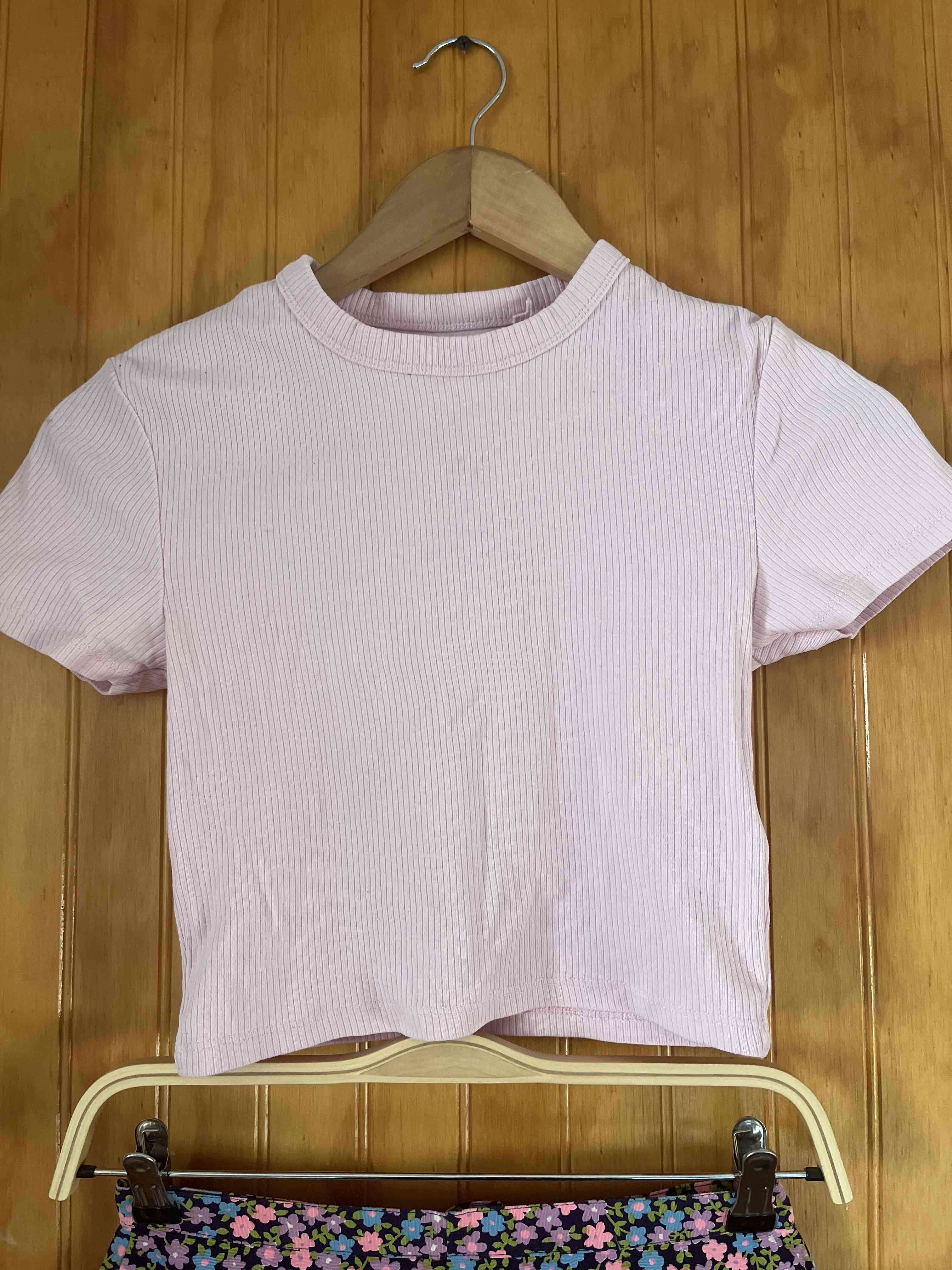 Conjunto top rosa y falda floral - miniatura 2