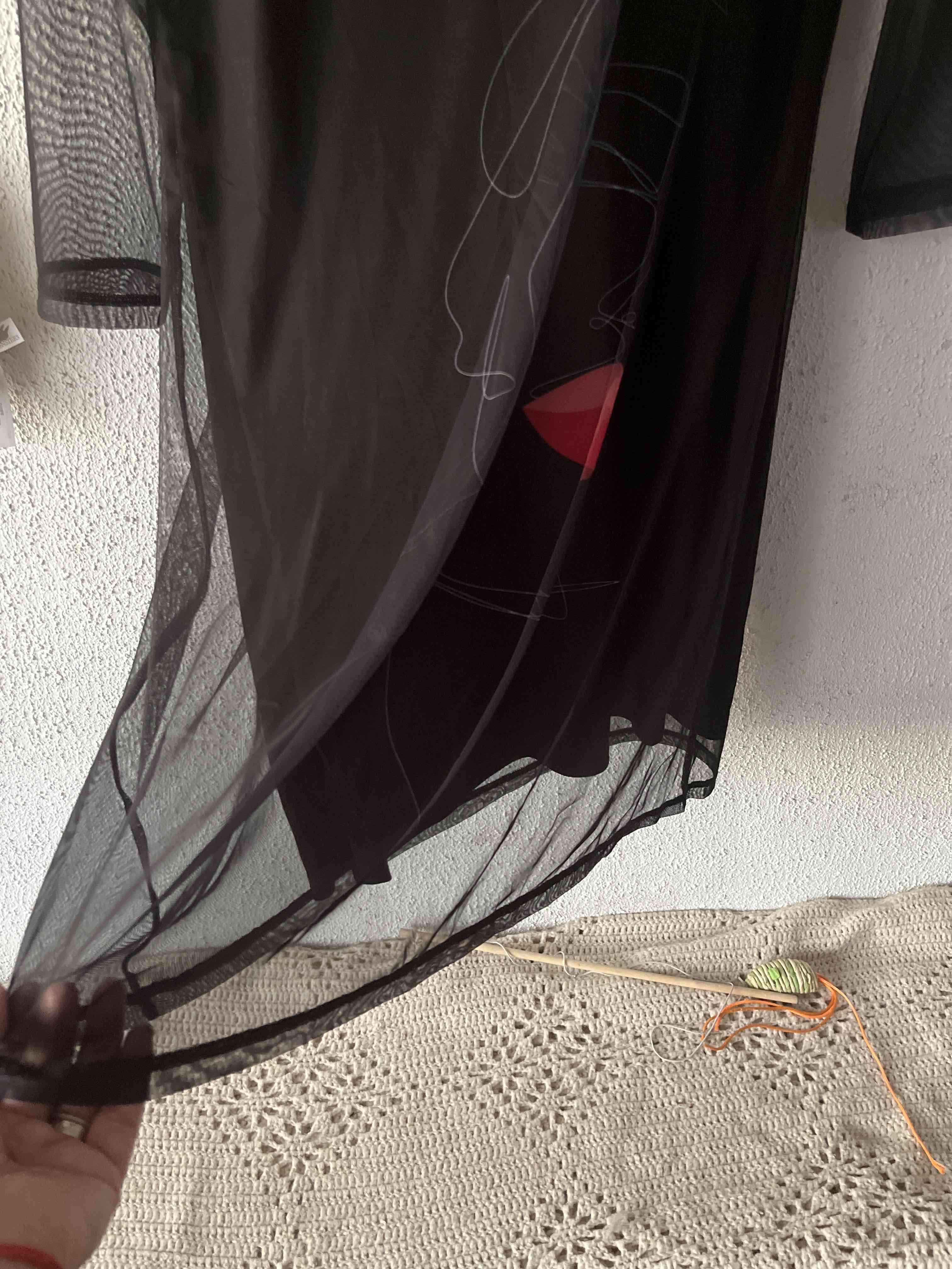 Vestido negro elegante - miniatura 3