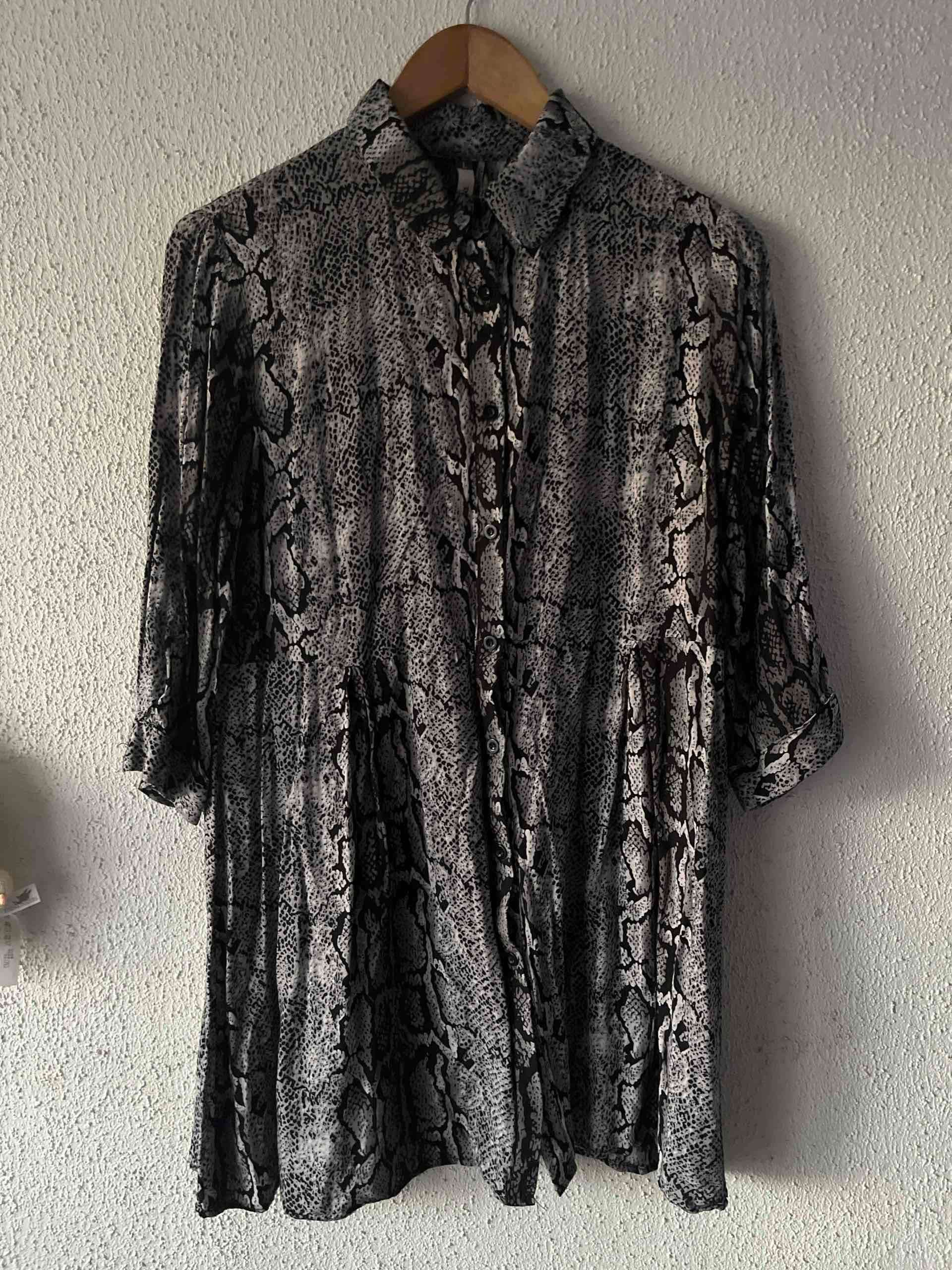 Vestido estampado animal print