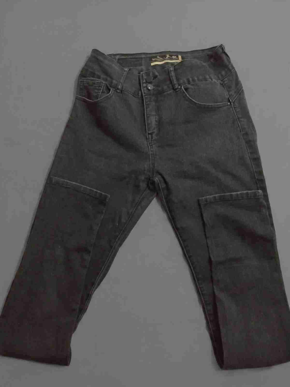 Jeans negros casuales
