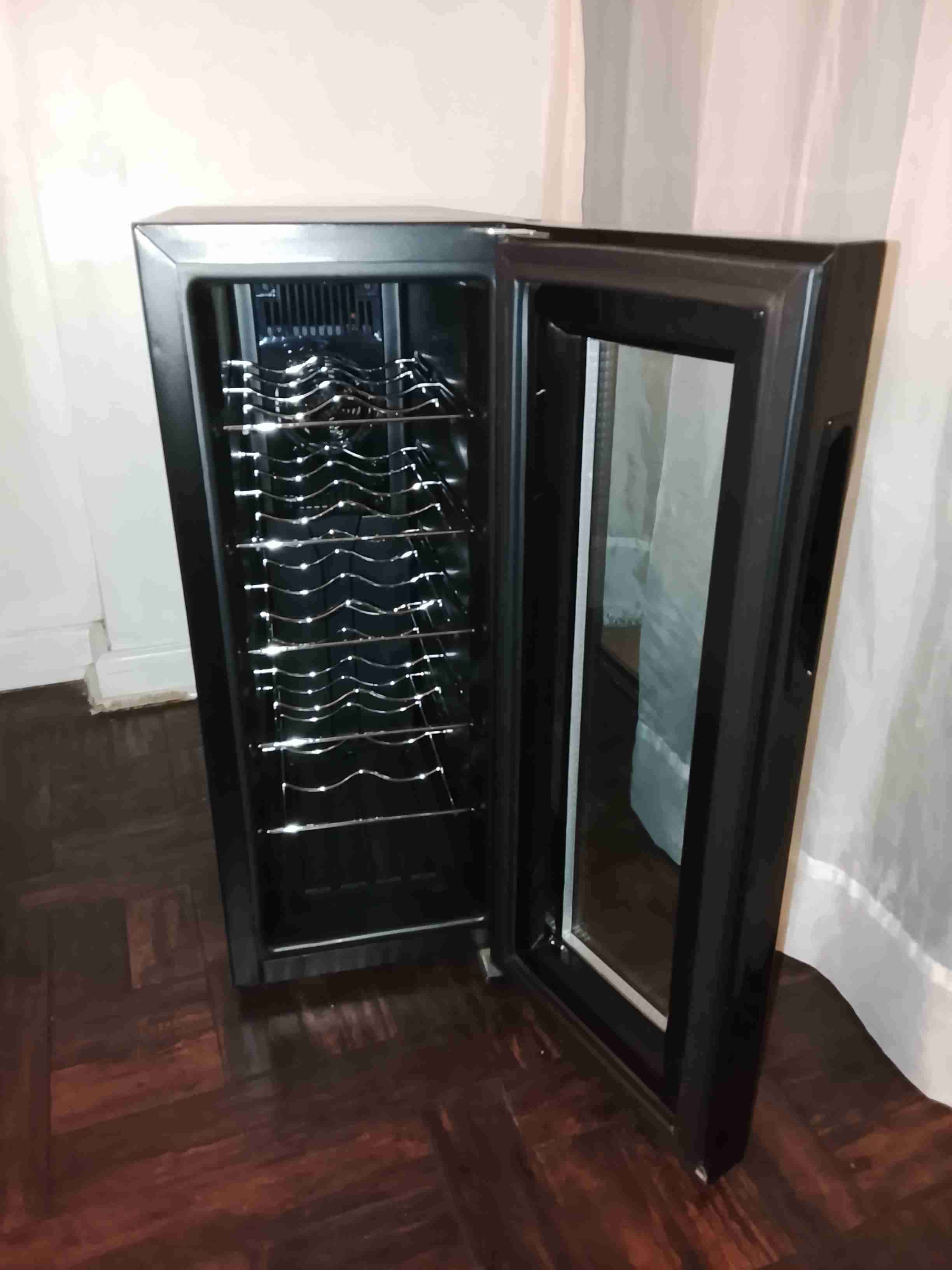 Cava de vinos GE negro - 2