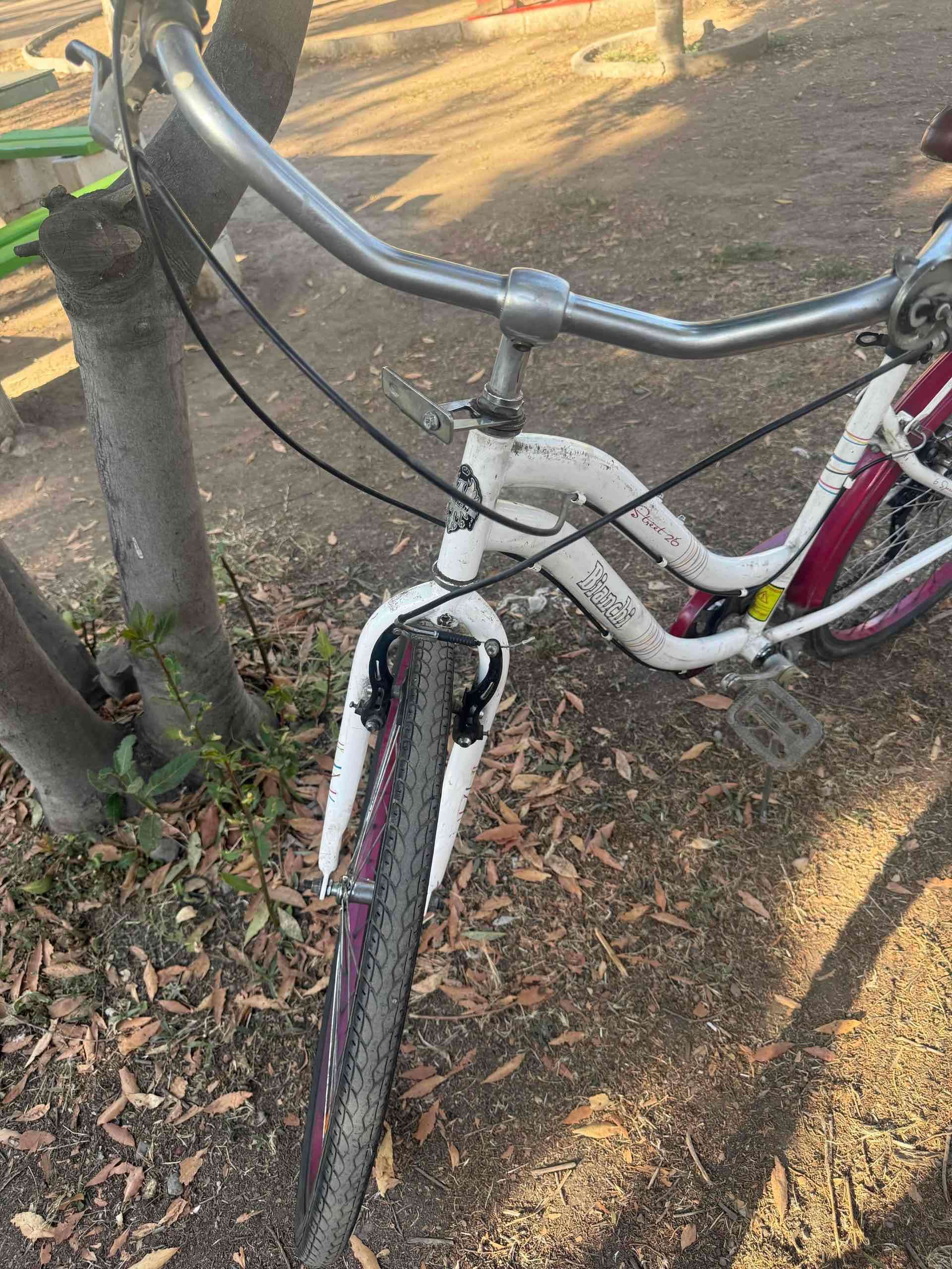 Bicicleta urbana blanca Bianchi aro 26 - miniatura 3