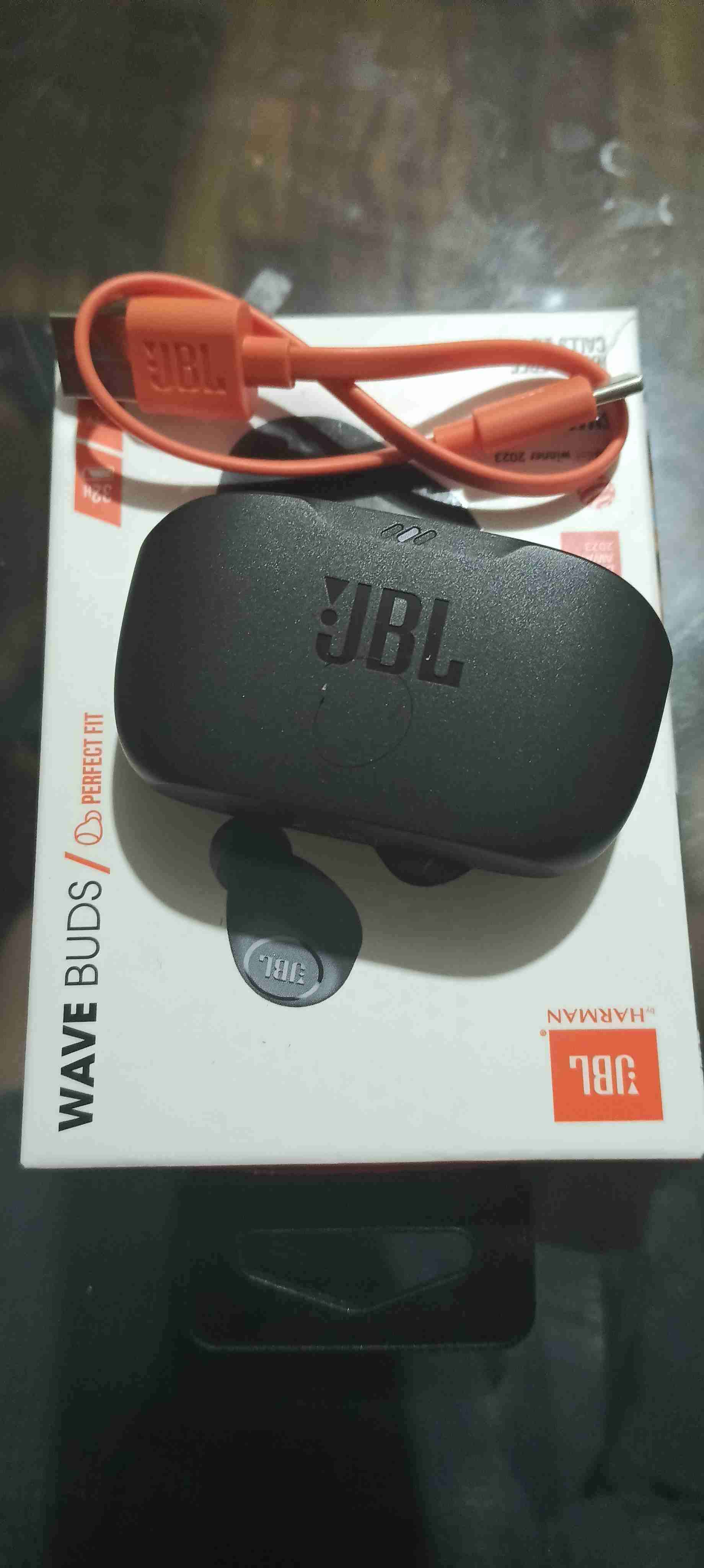 Audífonos inalámbricos JBL negros - miniatura 3